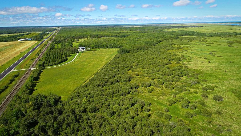 1974 single family home for sale at 39090 State Highway 313 in Warroad, MN — 3 bed, 2 bath (photo 49 of 62)