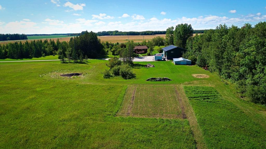 1974 single family home for sale at 39090 State Highway 313 in Warroad, MN — 3 bed, 2 bath (photo 51 of 62)