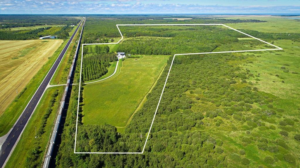 1974 single family home for sale at 39090 State Highway 313 in Warroad, MN — 3 bed, 2 bath (photo 10 of 62)
