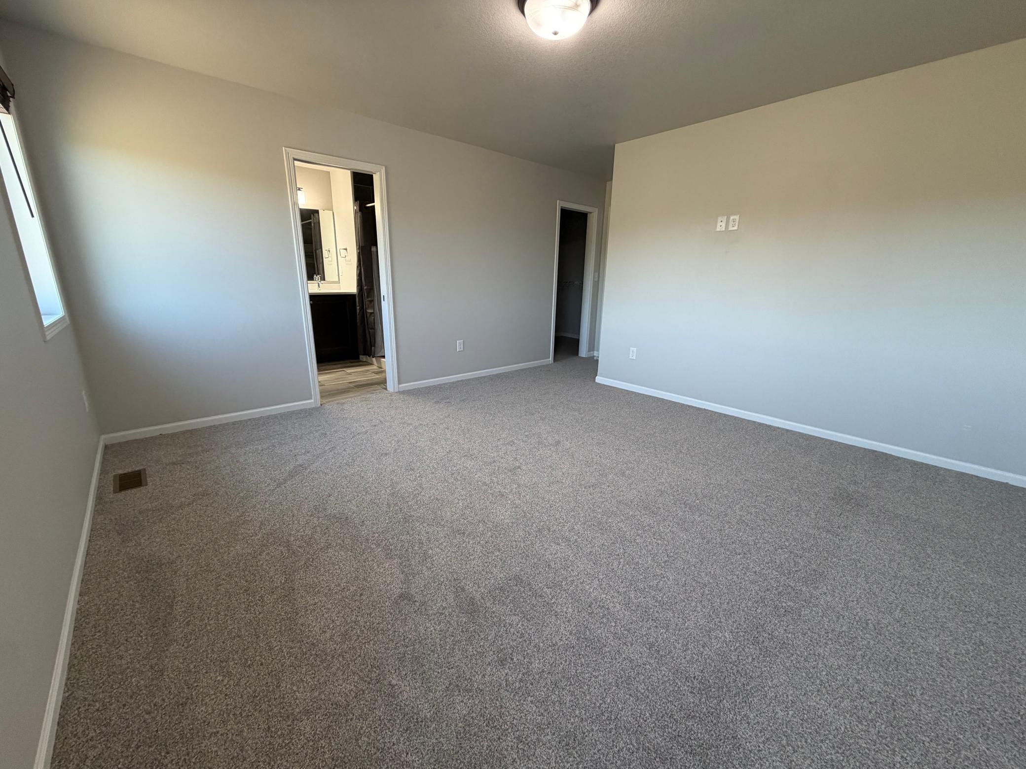 2023 single family home for sale at 10258 Burgundy Drive in Horace, ND — 5 bed, 3 bath (photo 15 of 38)