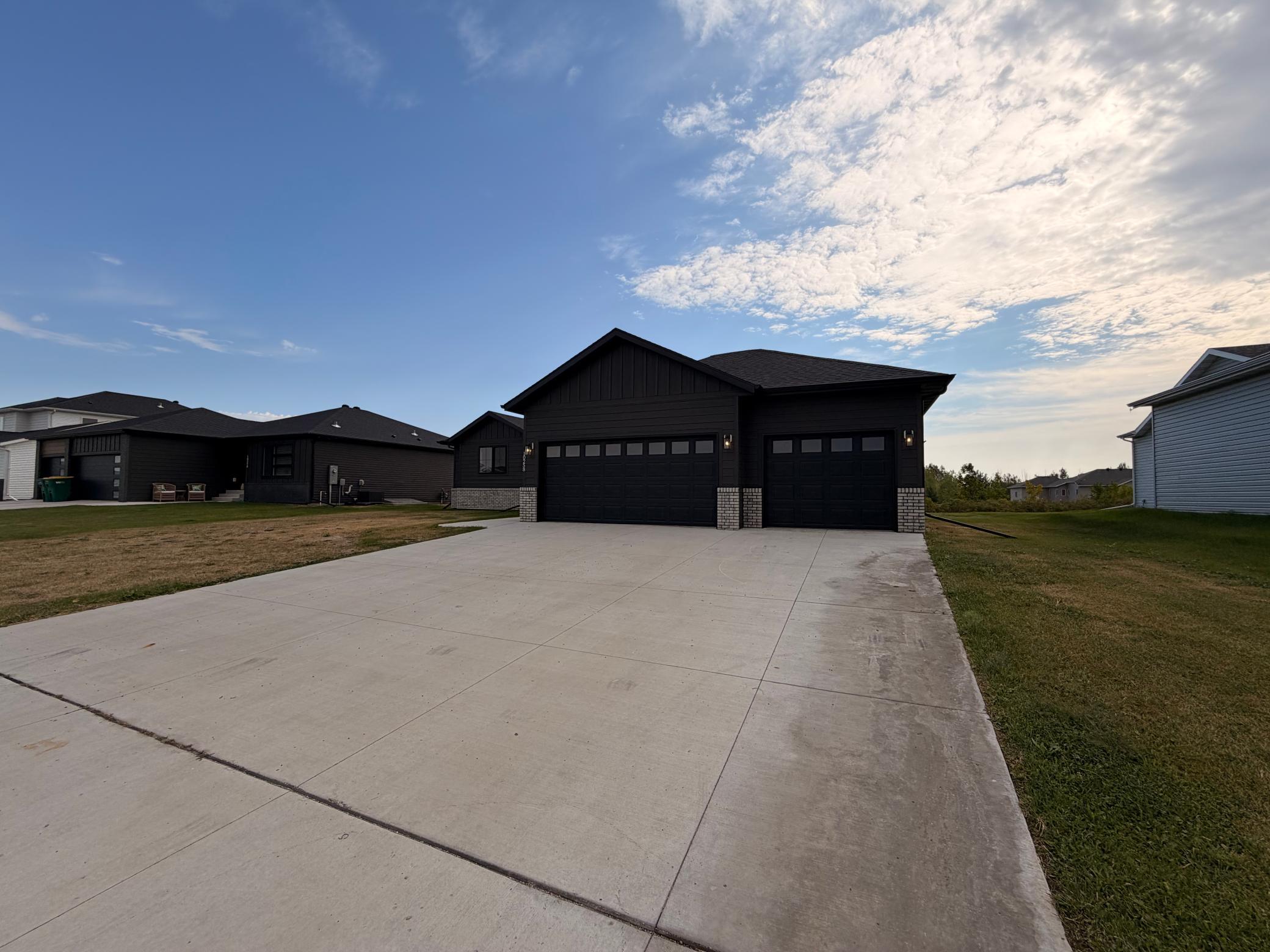 2023 single family home for sale at 10258 Burgundy Drive in Horace, ND — 5 bed, 3 bath (photo 3 of 38)
