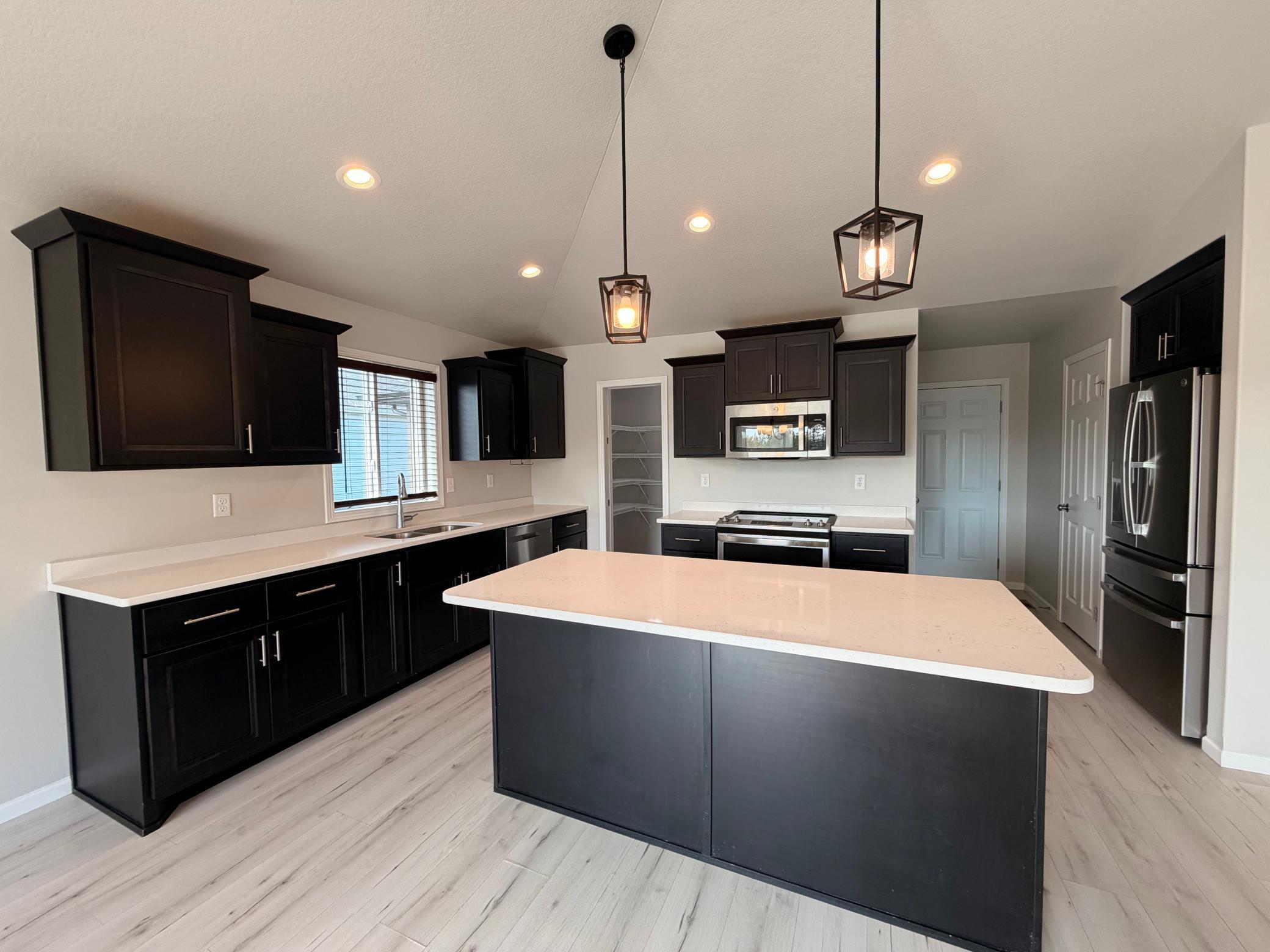 2023 single family home for sale at 10258 Burgundy Drive in Horace, ND — 5 bed, 3 bath (photo 10 of 38)