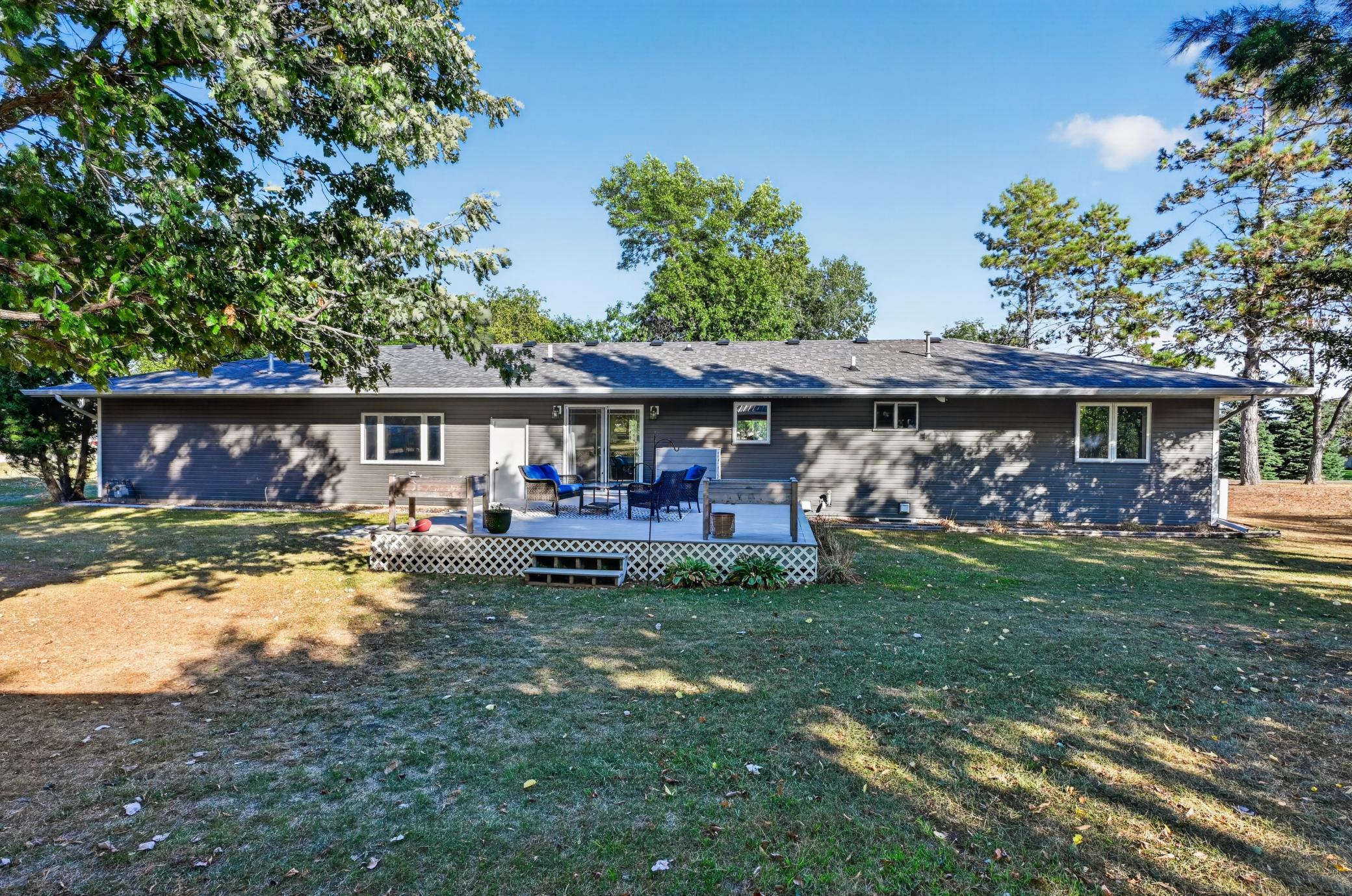 1998 single family home for sale at 1576 W Latoka Drive SW in Alexandria, MN — 4 bed, 2 bath (photo 2 of 58)