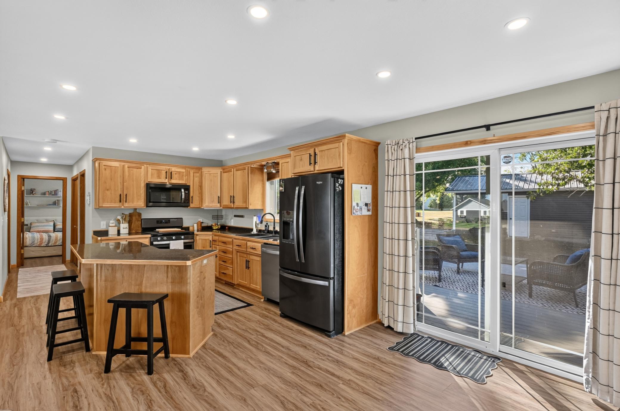 1998 single family home for sale at 1576 W Latoka Drive SW in Alexandria, MN — 4 bed, 2 bath (photo 11 of 58)