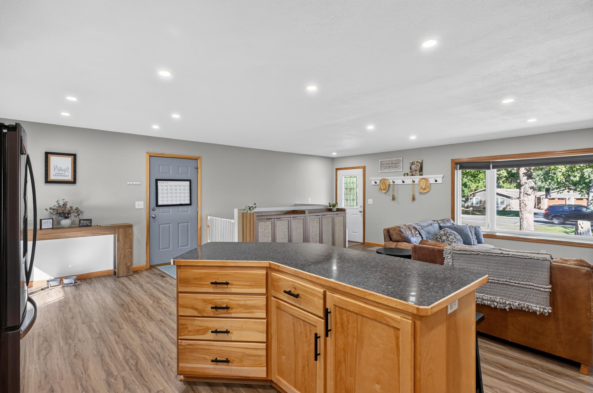1998 single family home for sale at 1576 W Latoka Drive SW in Alexandria, MN — 4 bed, 2 bath (photo 14 of 58)