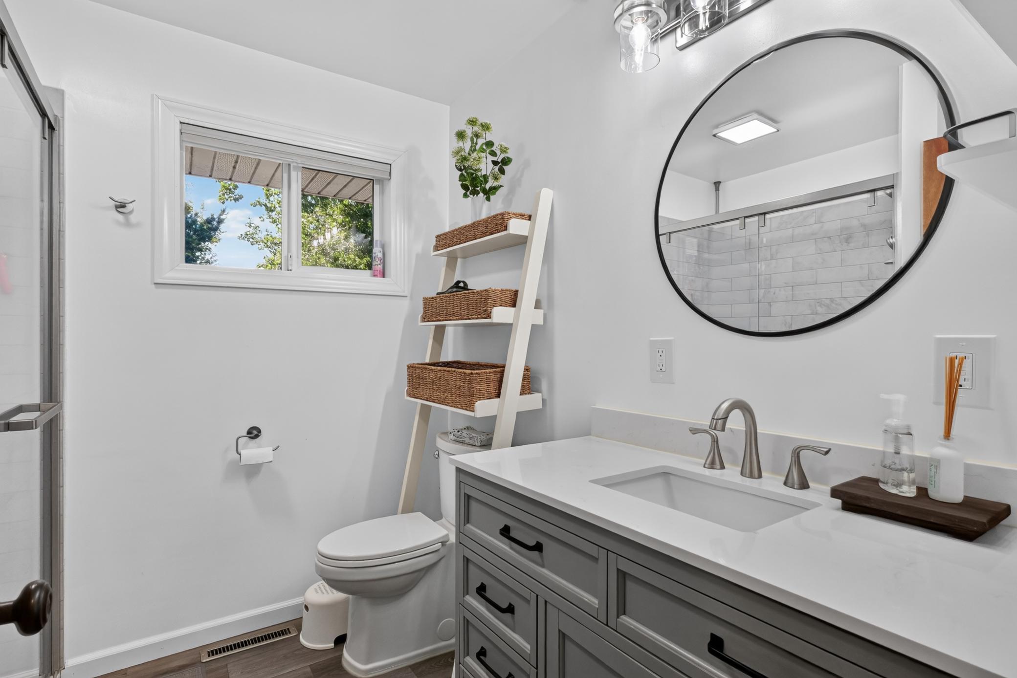 1998 single family home for sale at 1576 W Latoka Drive SW in Alexandria, MN — 4 bed, 2 bath (photo 16 of 58)