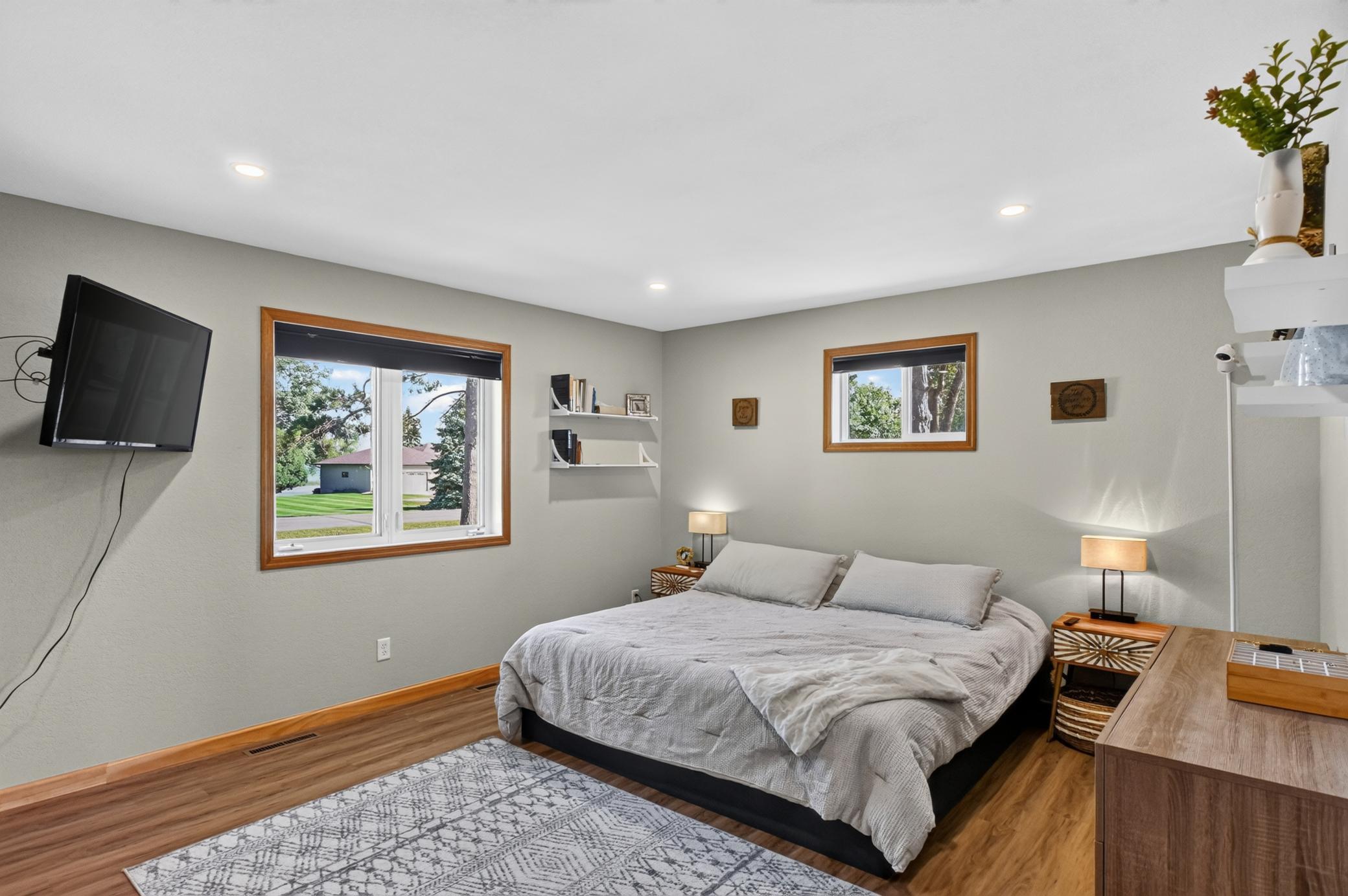 1998 single family home for sale at 1576 W Latoka Drive SW in Alexandria, MN — 4 bed, 2 bath (photo 18 of 58)