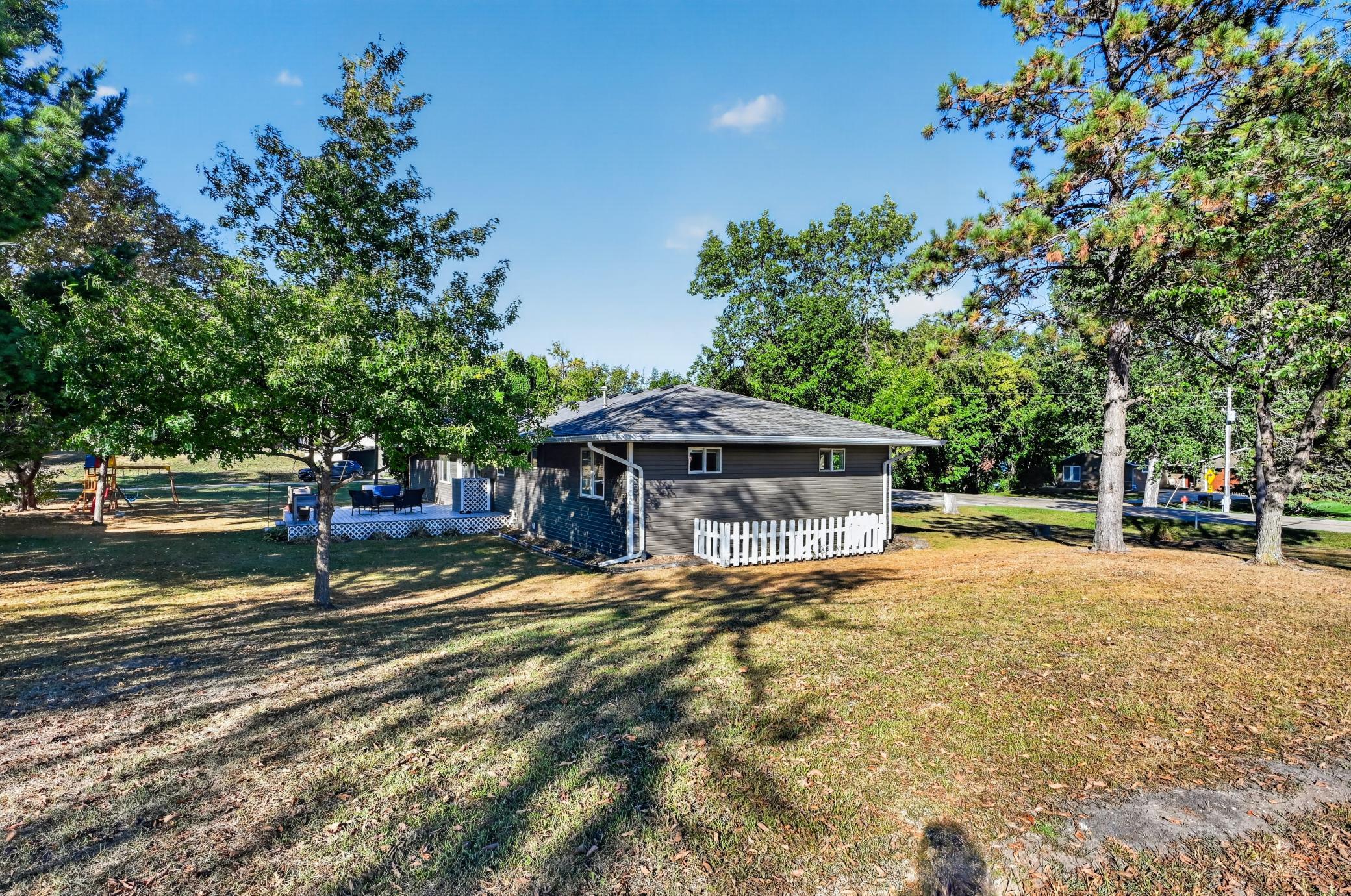 1998 single family home for sale at 1576 W Latoka Drive SW in Alexandria, MN — 4 bed, 2 bath (photo 3 of 58)