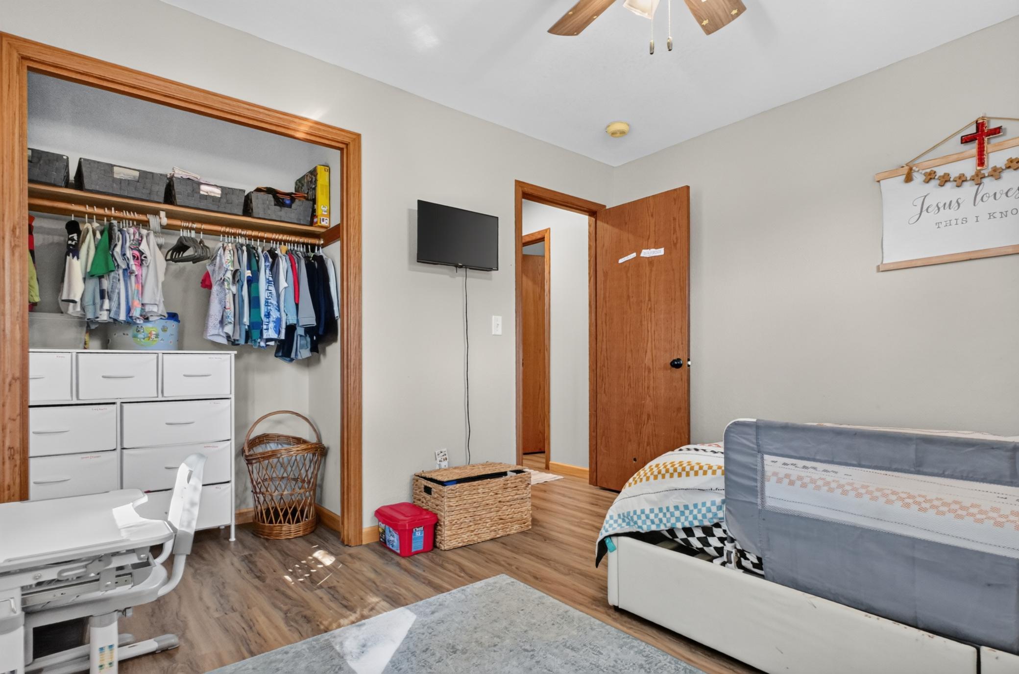 1998 single family home for sale at 1576 W Latoka Drive SW in Alexandria, MN — 4 bed, 2 bath (photo 21 of 58)