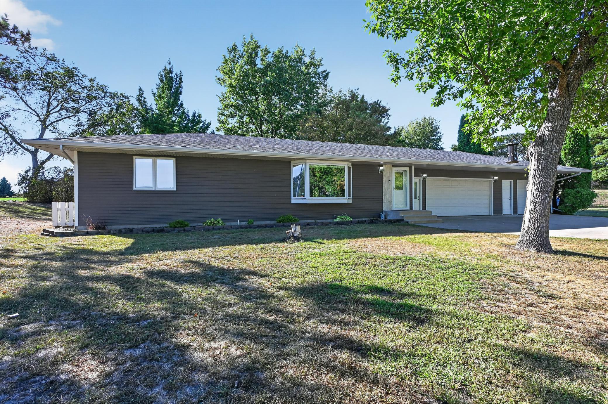 1998 single family home for sale at 1576 W Latoka Drive SW in Alexandria, MN — 4 bed, 2 bath (photo 40 of 58)