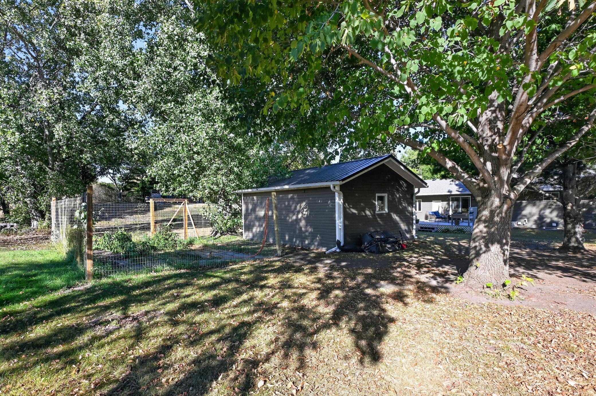 1998 single family home for sale at 1576 W Latoka Drive SW in Alexandria, MN — 4 bed, 2 bath (photo 50 of 58)