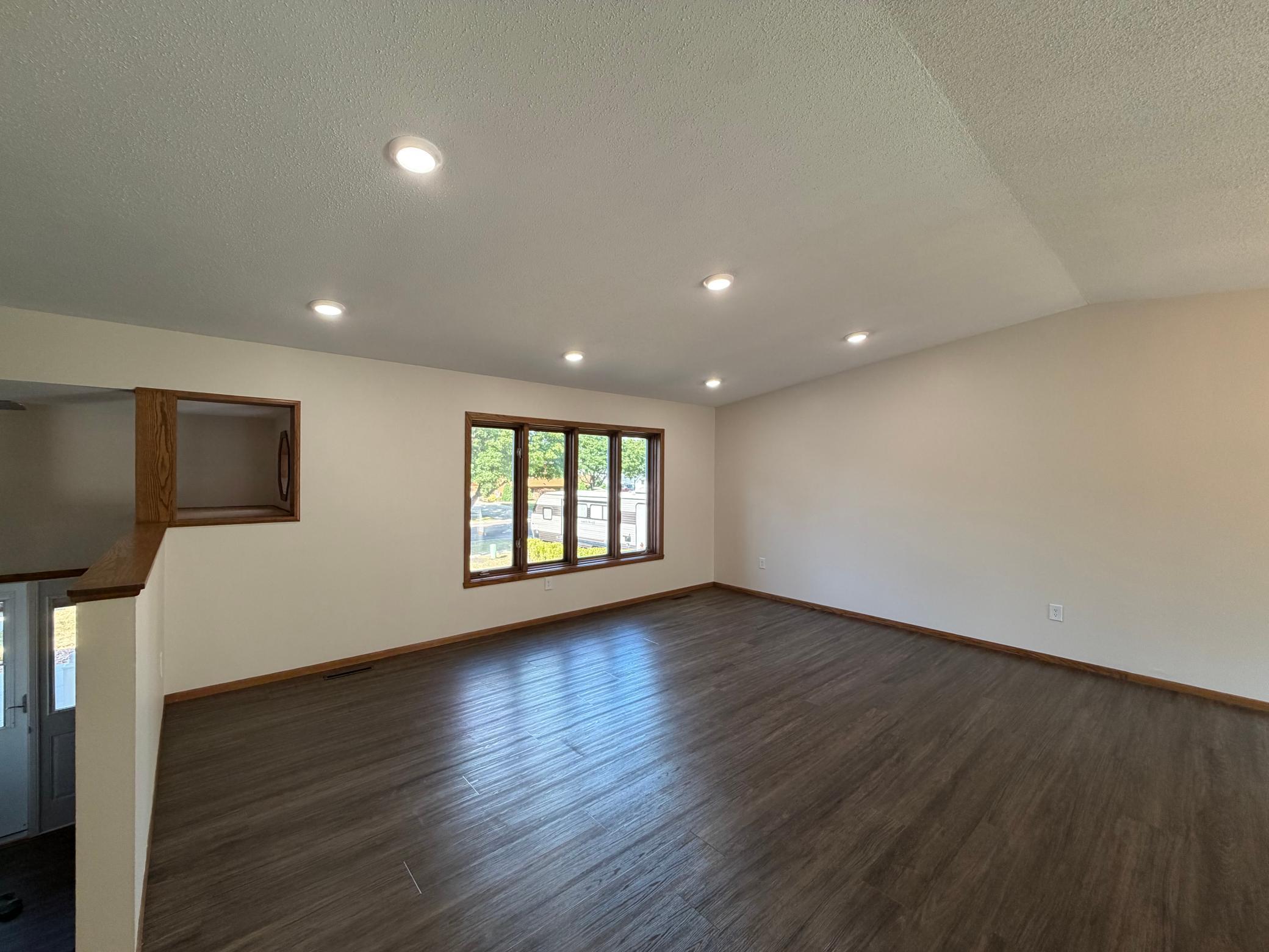 1985 single family home for sale at 1608 38th Avenue S in Fargo, ND — 4 bed, 2 bath (photo 15 of 46)
