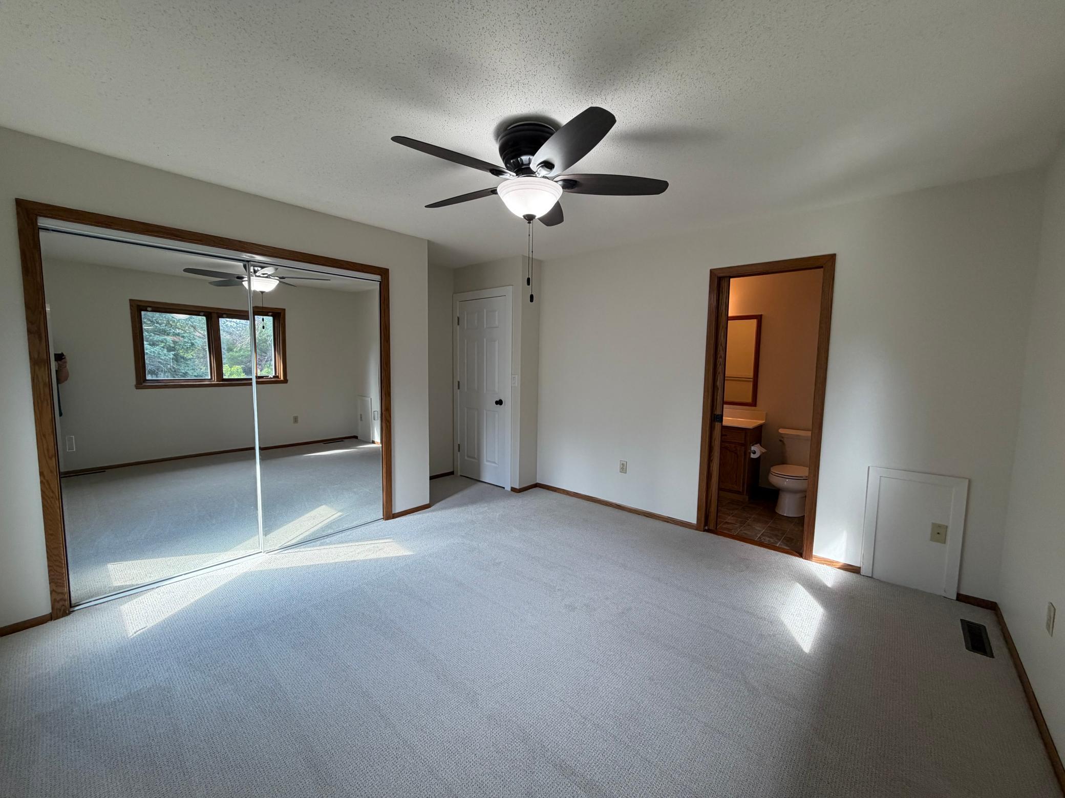 1985 single family home for sale at 1608 38th Avenue S in Fargo, ND — 4 bed, 2 bath (photo 17 of 46)