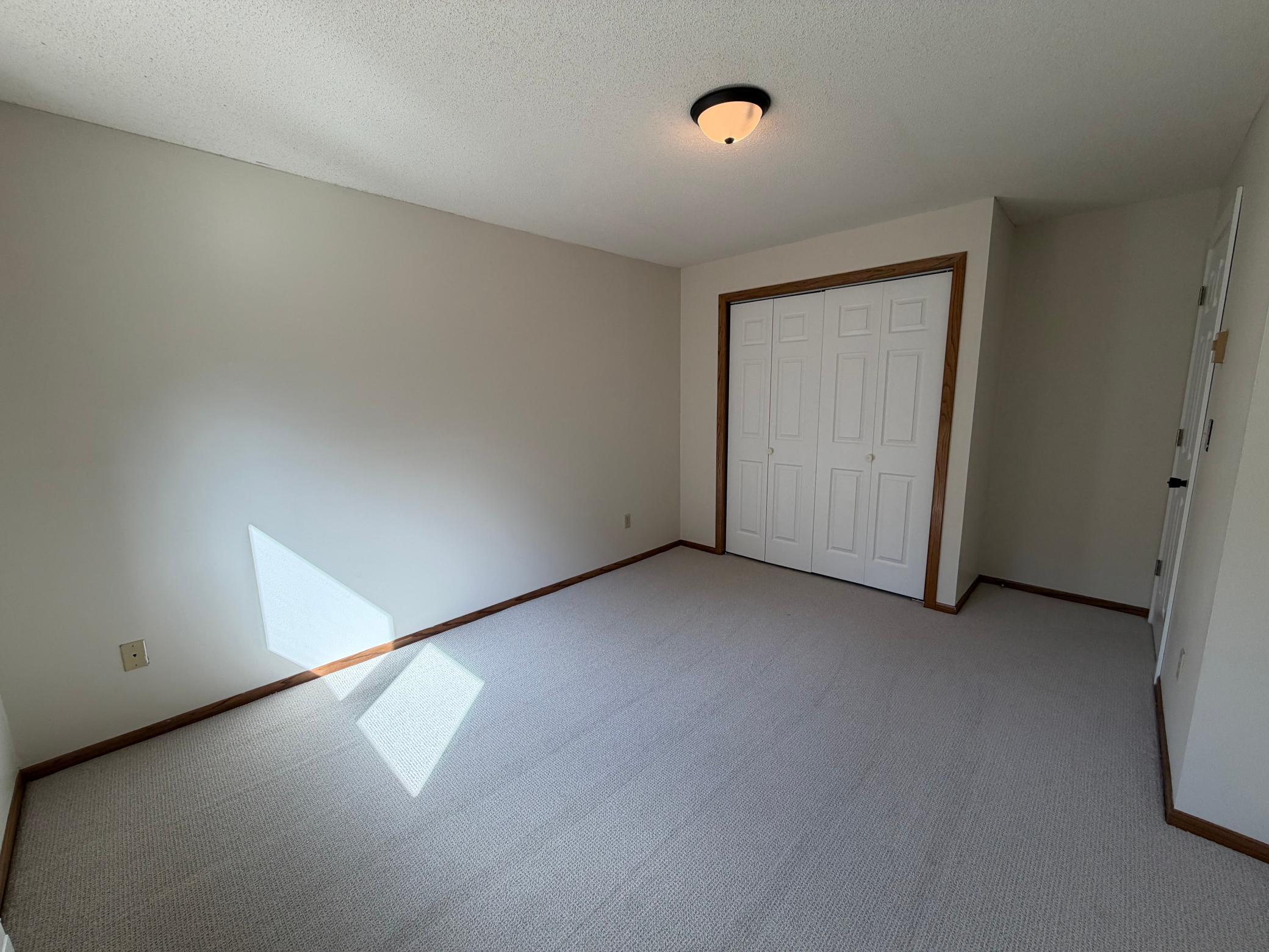 1985 single family home for sale at 1608 38th Avenue S in Fargo, ND — 4 bed, 2 bath (photo 20 of 46)