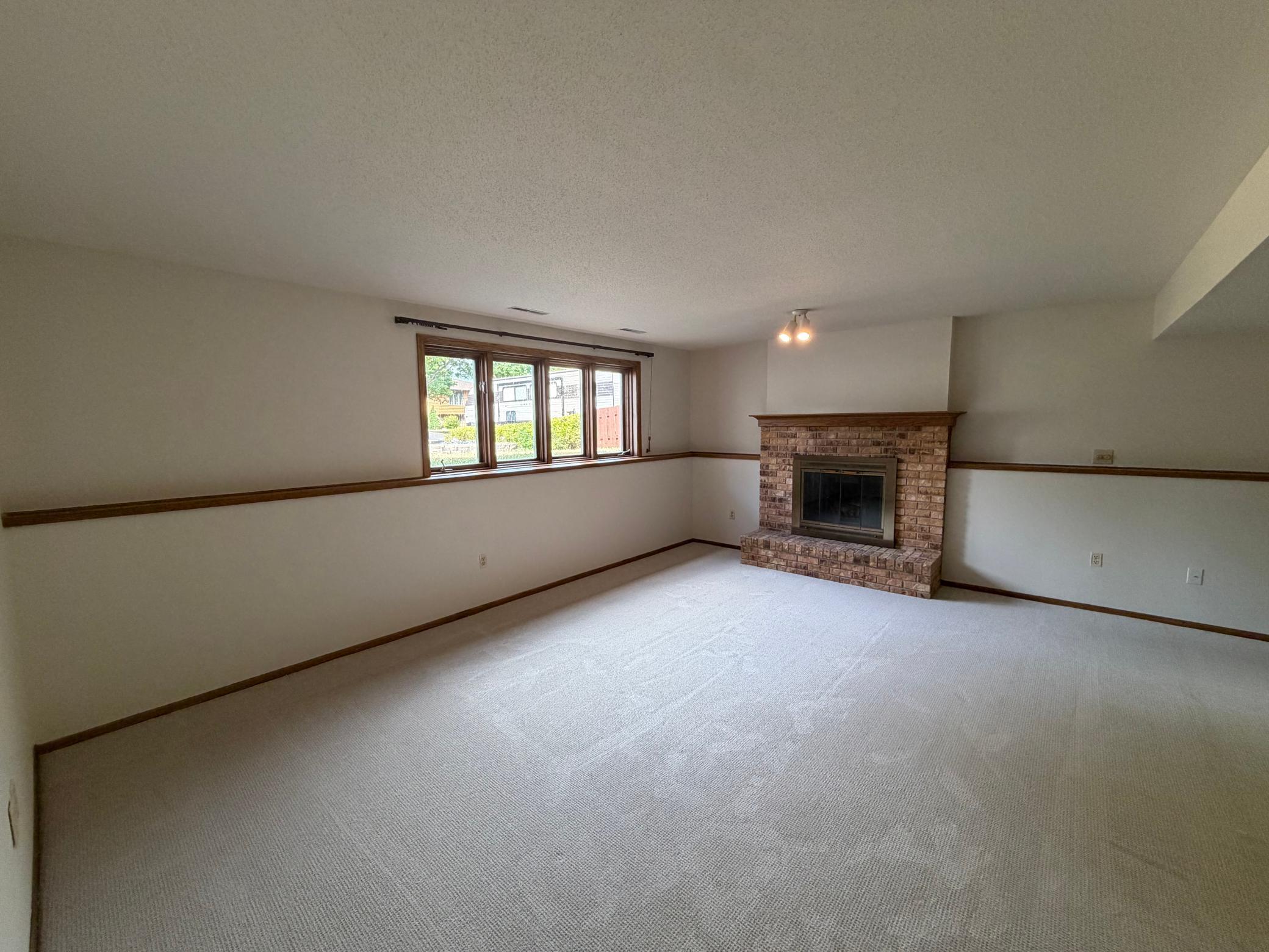 1985 single family home for sale at 1608 38th Avenue S in Fargo, ND — 4 bed, 2 bath (photo 21 of 46)