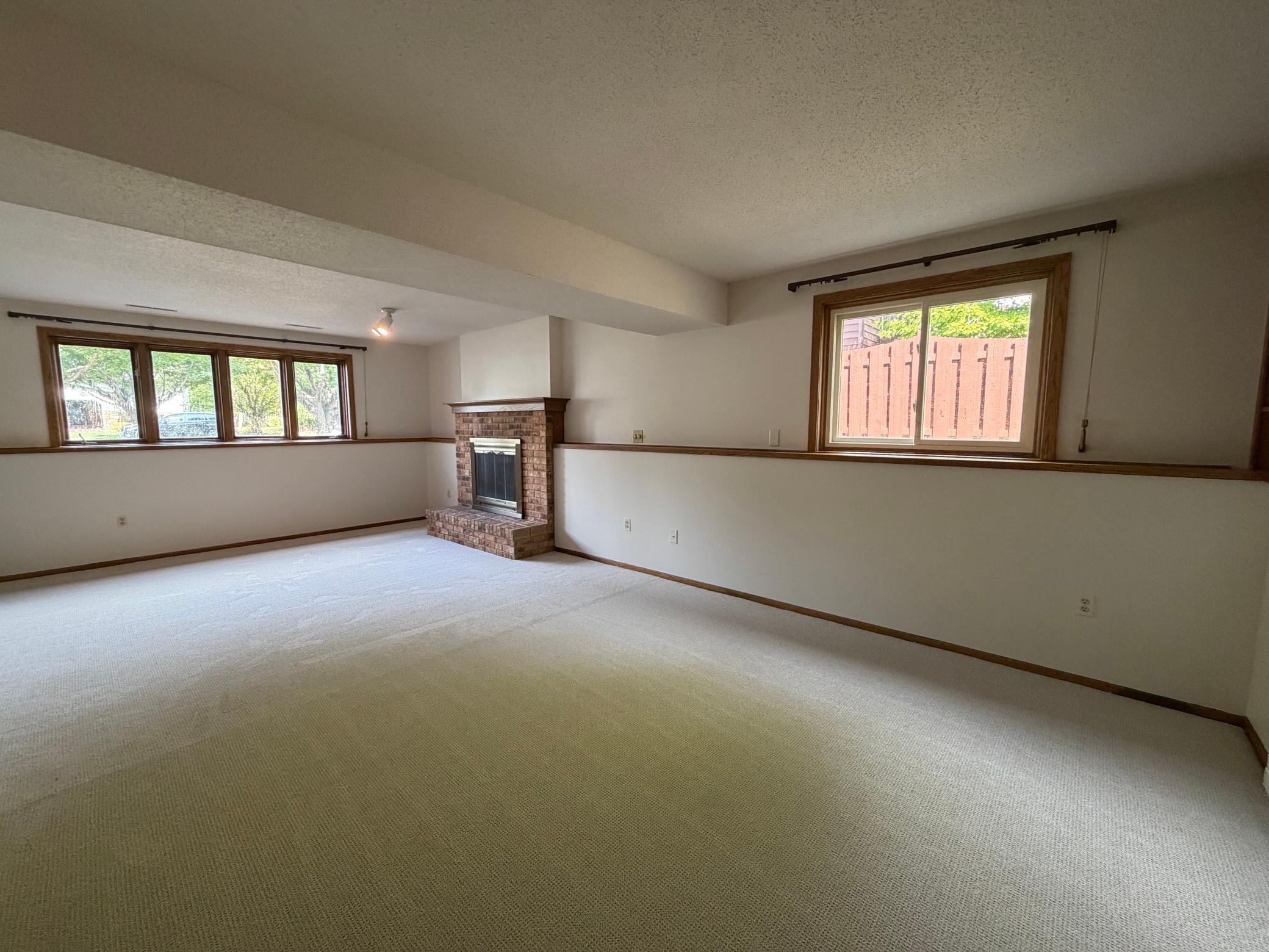 1985 single family home for sale at 1608 38th Avenue S in Fargo, ND — 4 bed, 2 bath (photo 25 of 46)
