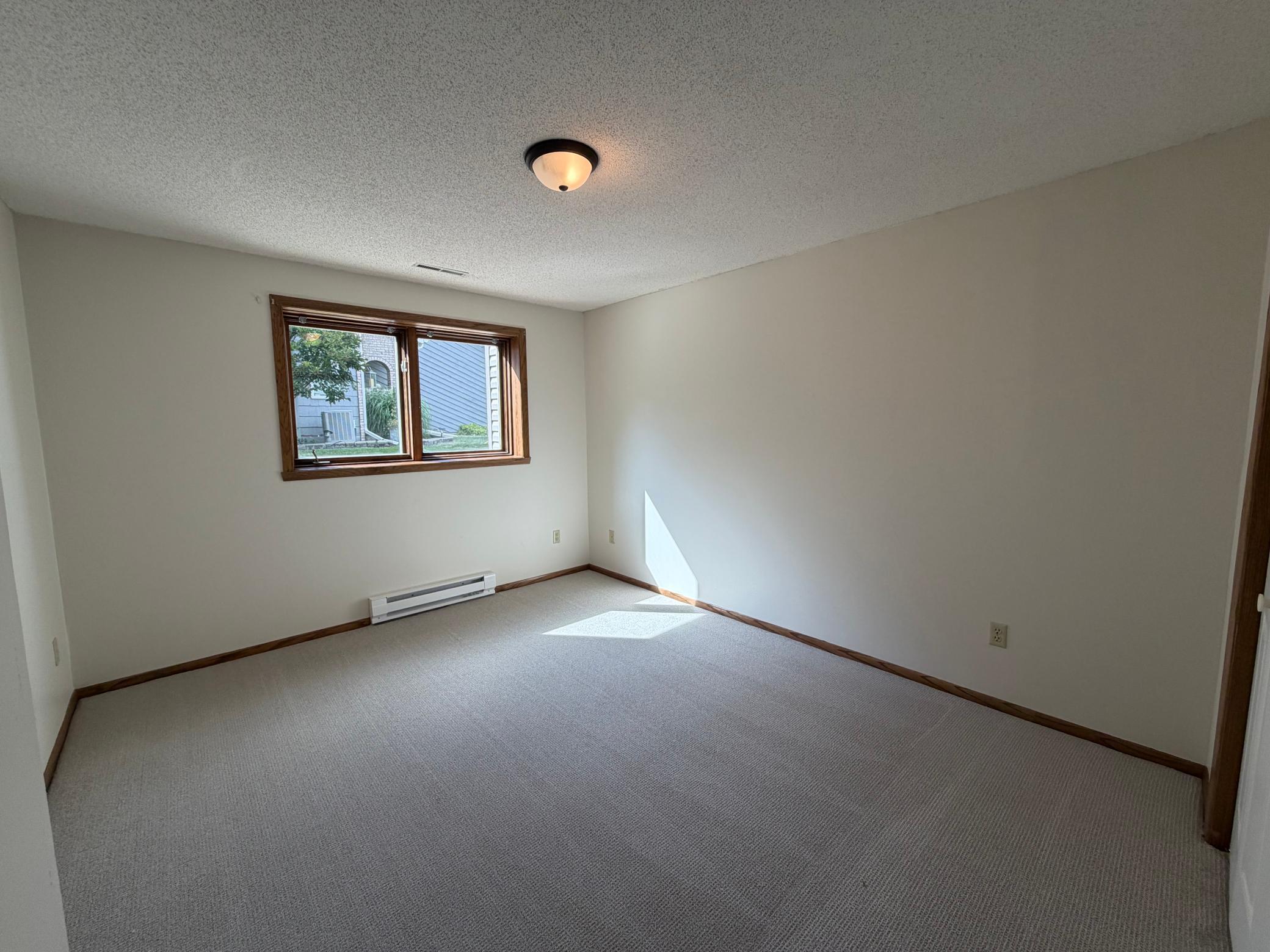 1985 single family home for sale at 1608 38th Avenue S in Fargo, ND — 4 bed, 2 bath (photo 28 of 46)