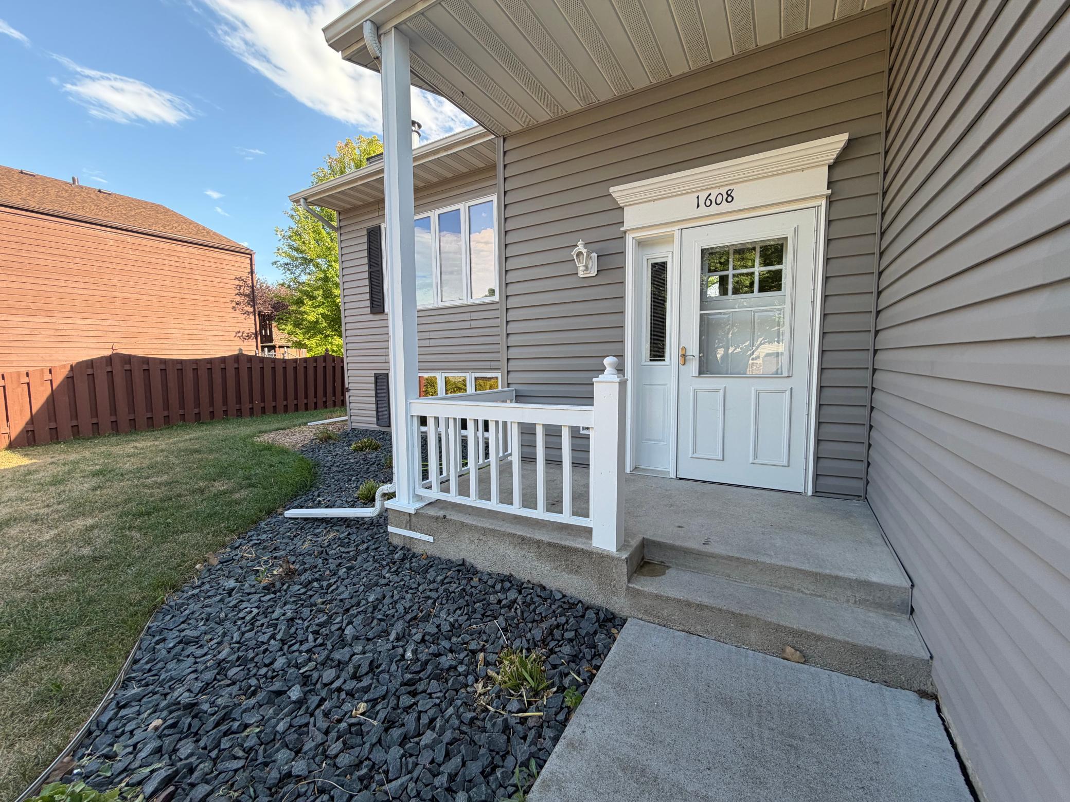 1985 single family home for sale at 1608 38th Avenue S in Fargo, ND — 4 bed, 2 bath (photo 36 of 46)