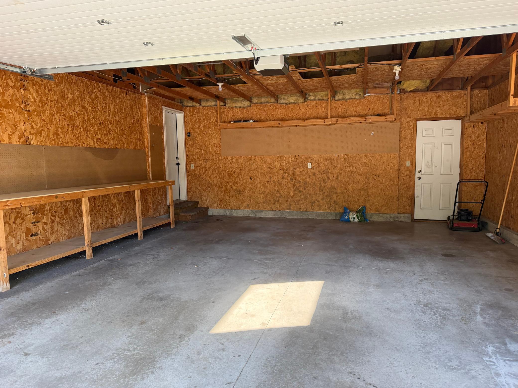 1985 single family home for sale at 1608 38th Avenue S in Fargo, ND — 4 bed, 2 bath (photo 38 of 46)
