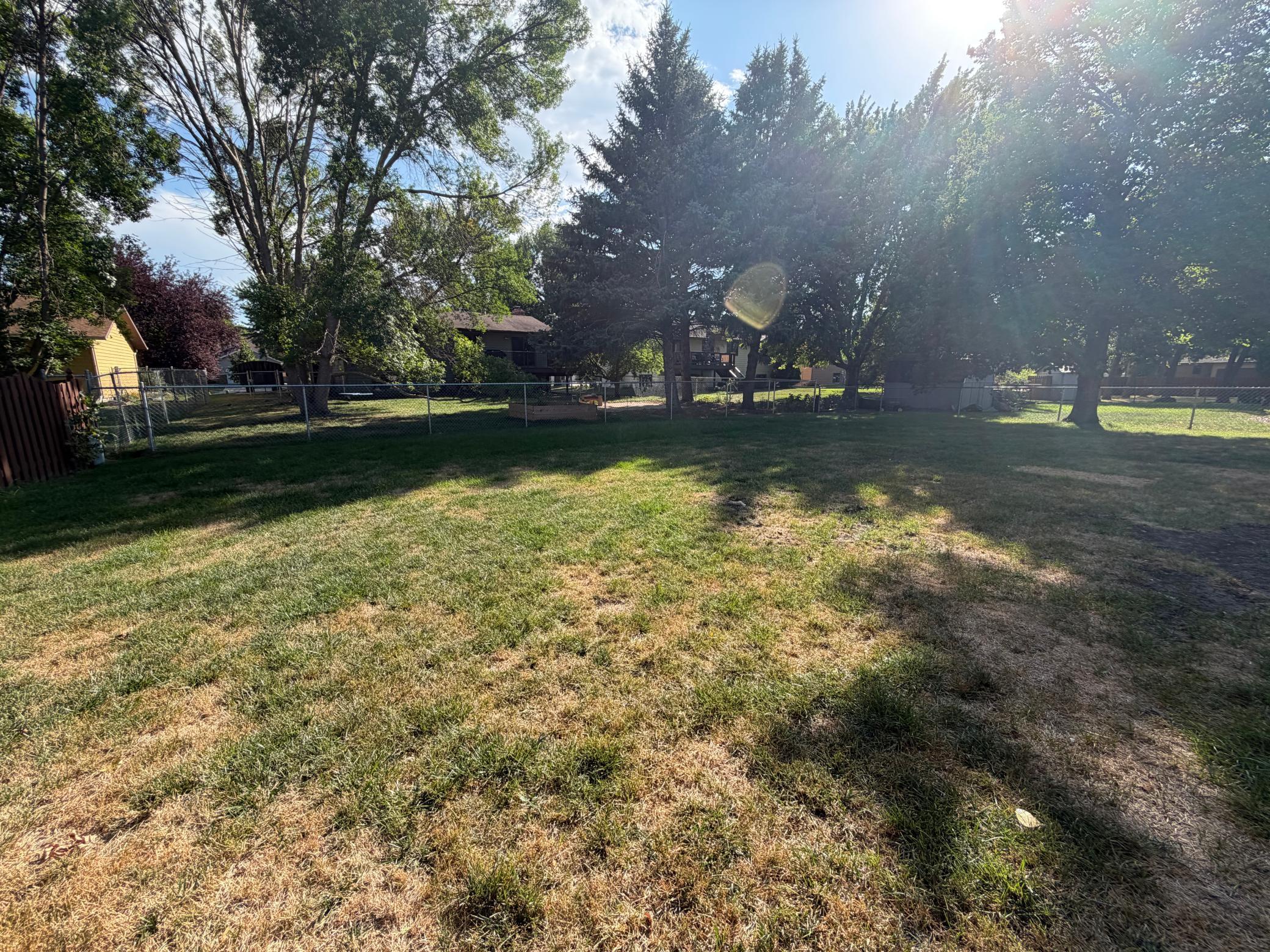 1985 single family home for sale at 1608 38th Avenue S in Fargo, ND — 4 bed, 2 bath (photo 43 of 46)