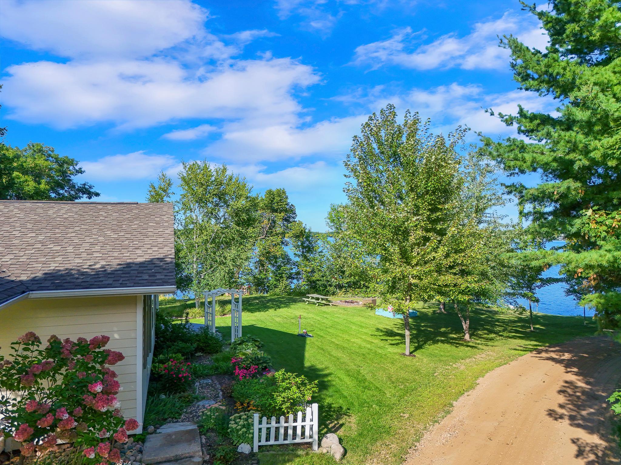 1983 single family home for sale at 38834 Railroad Dr in Richville, MN — 3 bed, 2 bath (photo 3 of 65)