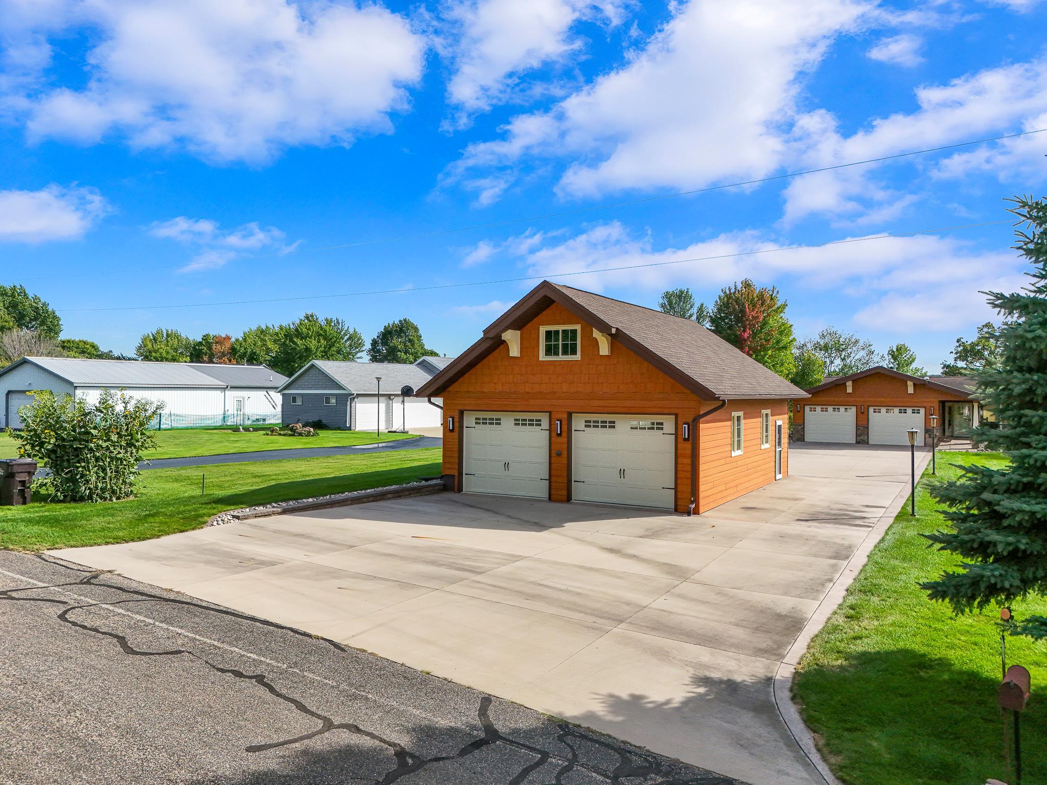 1980 single family home for sale at 39644 Marion Lodge Trl in Perham, MN — 4 bed, 3 bath (photo 10 of 64)