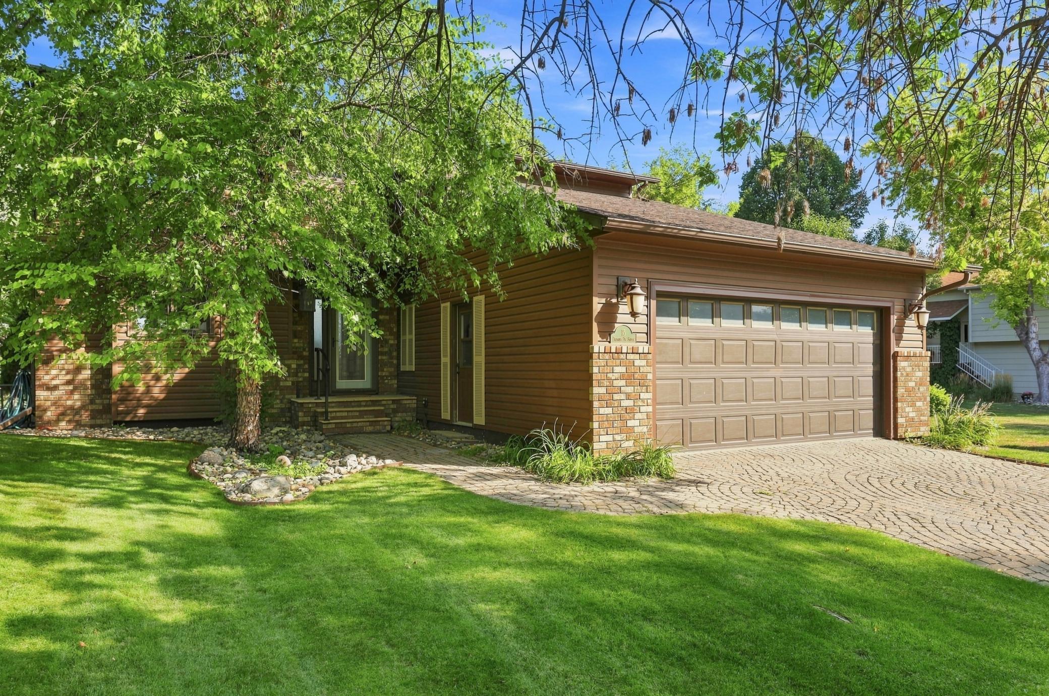 15 Fremont Drive S, Fargo, ND