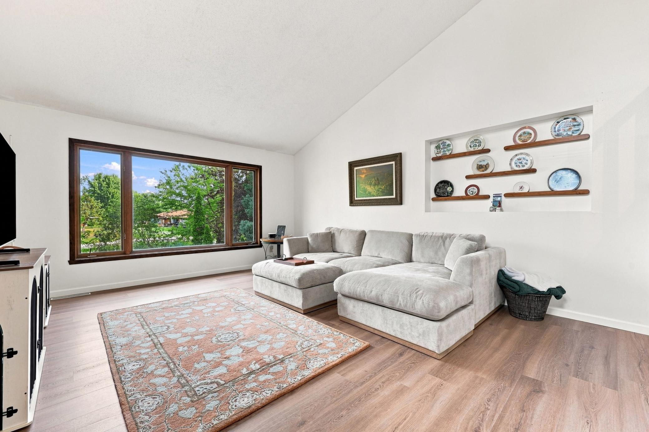 1984 single family home for sale at 15 Fremont Drive S in Fargo, ND — 3 bed, 2 bath (photo 18 of 36)