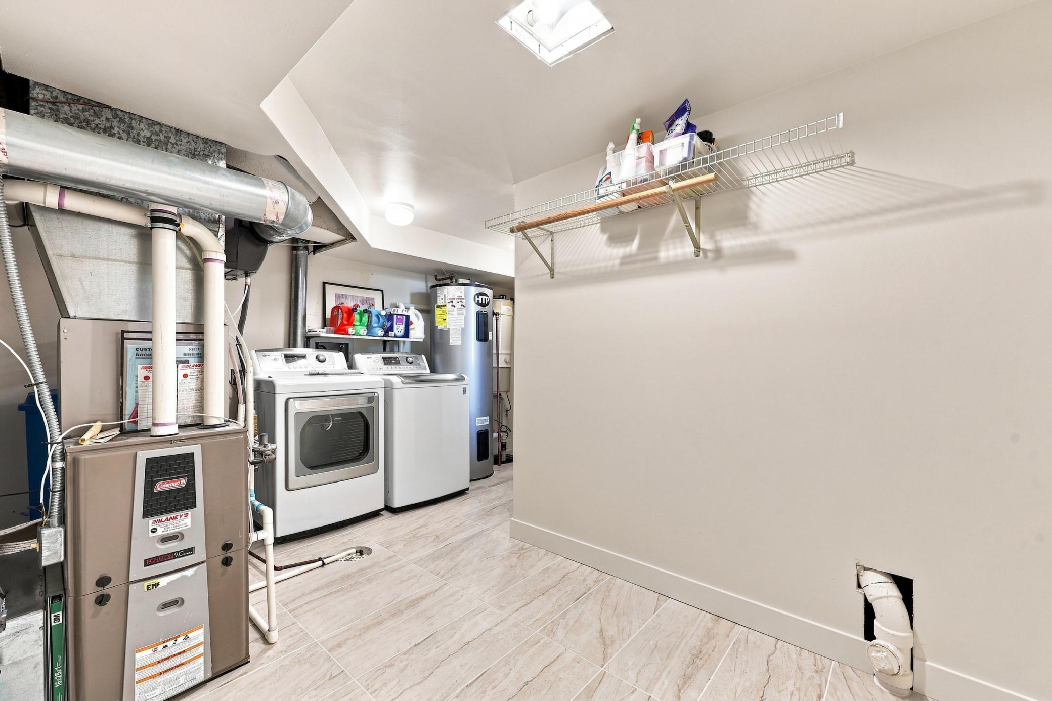 1984 single family home for sale at 15 Fremont Drive S in Fargo, ND — 3 bed, 2 bath (photo 29 of 36)