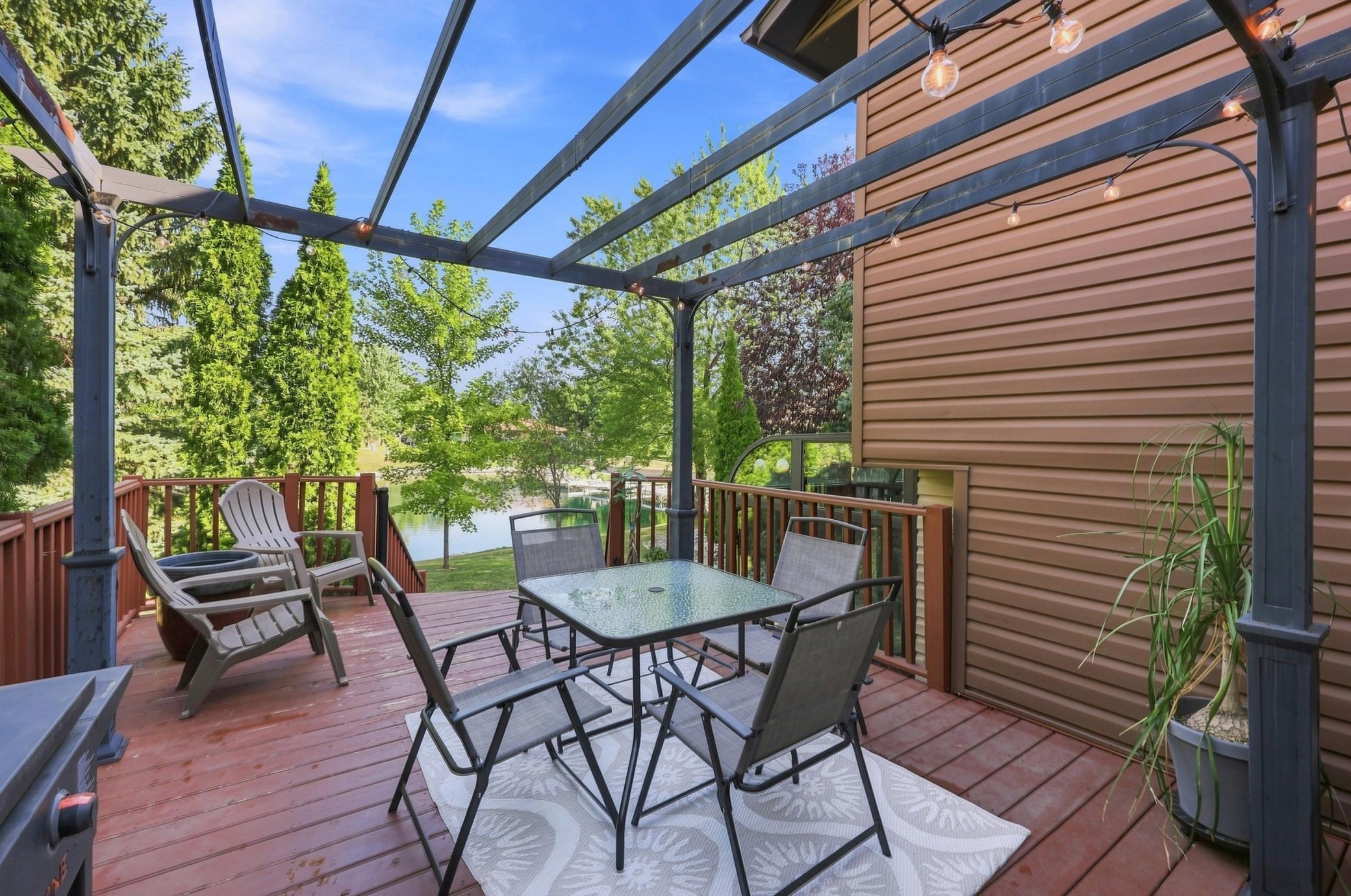 1984 single family home for sale at 15 Fremont Drive S in Fargo, ND — 3 bed, 2 bath (photo 4 of 36)