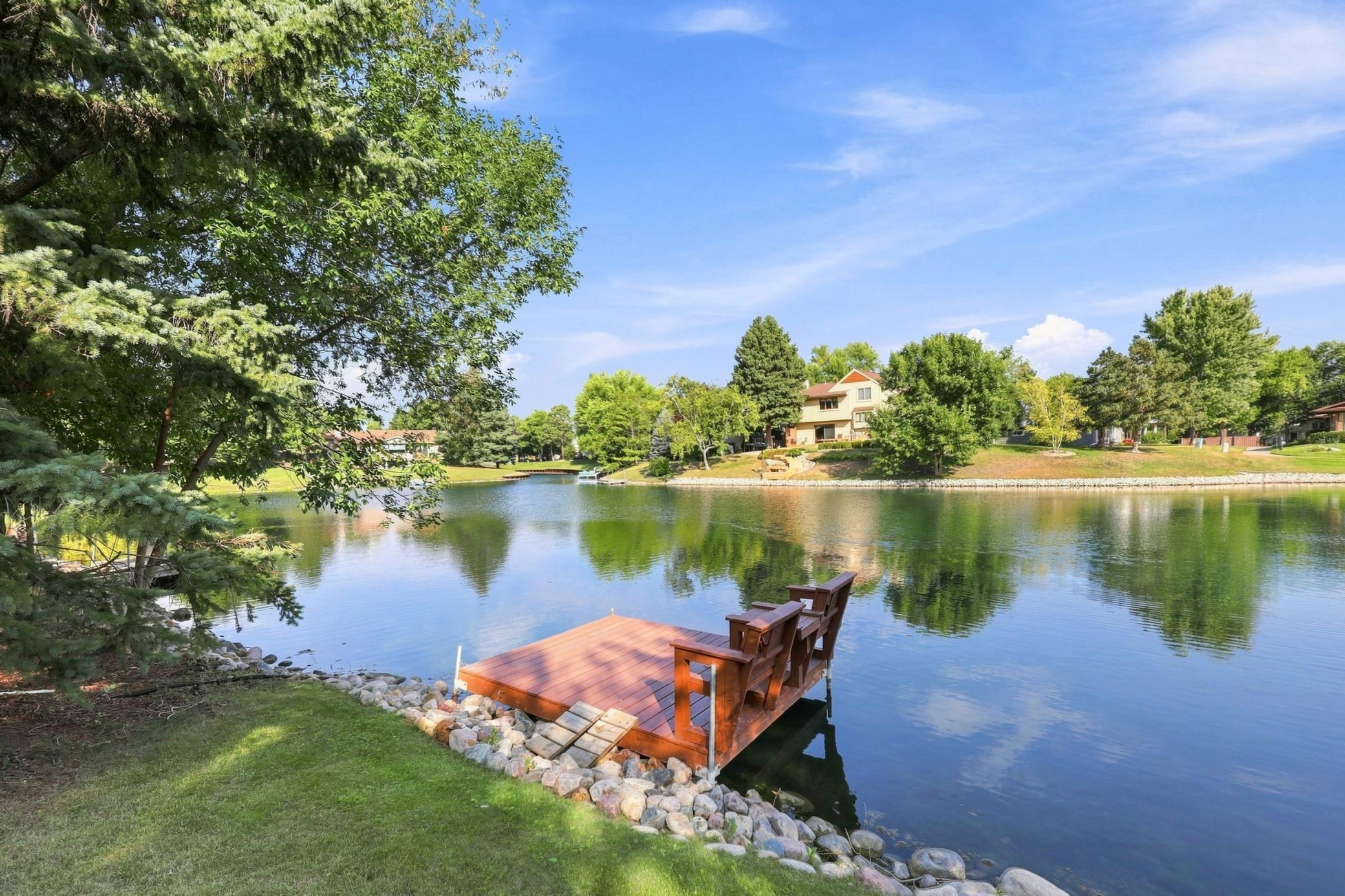 1984 single family home for sale at 15 Fremont Drive S in Fargo, ND — 3 bed, 2 bath (photo 5 of 36)