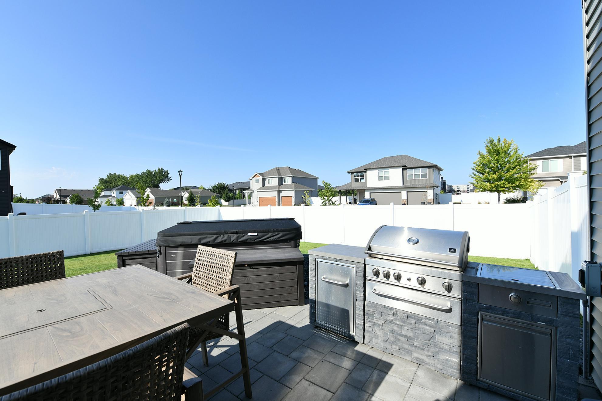 2016 single family home for sale at 5494 Tanner Avenue S in Fargo, ND — 4 bed, 4 bath (photo 9 of 37)