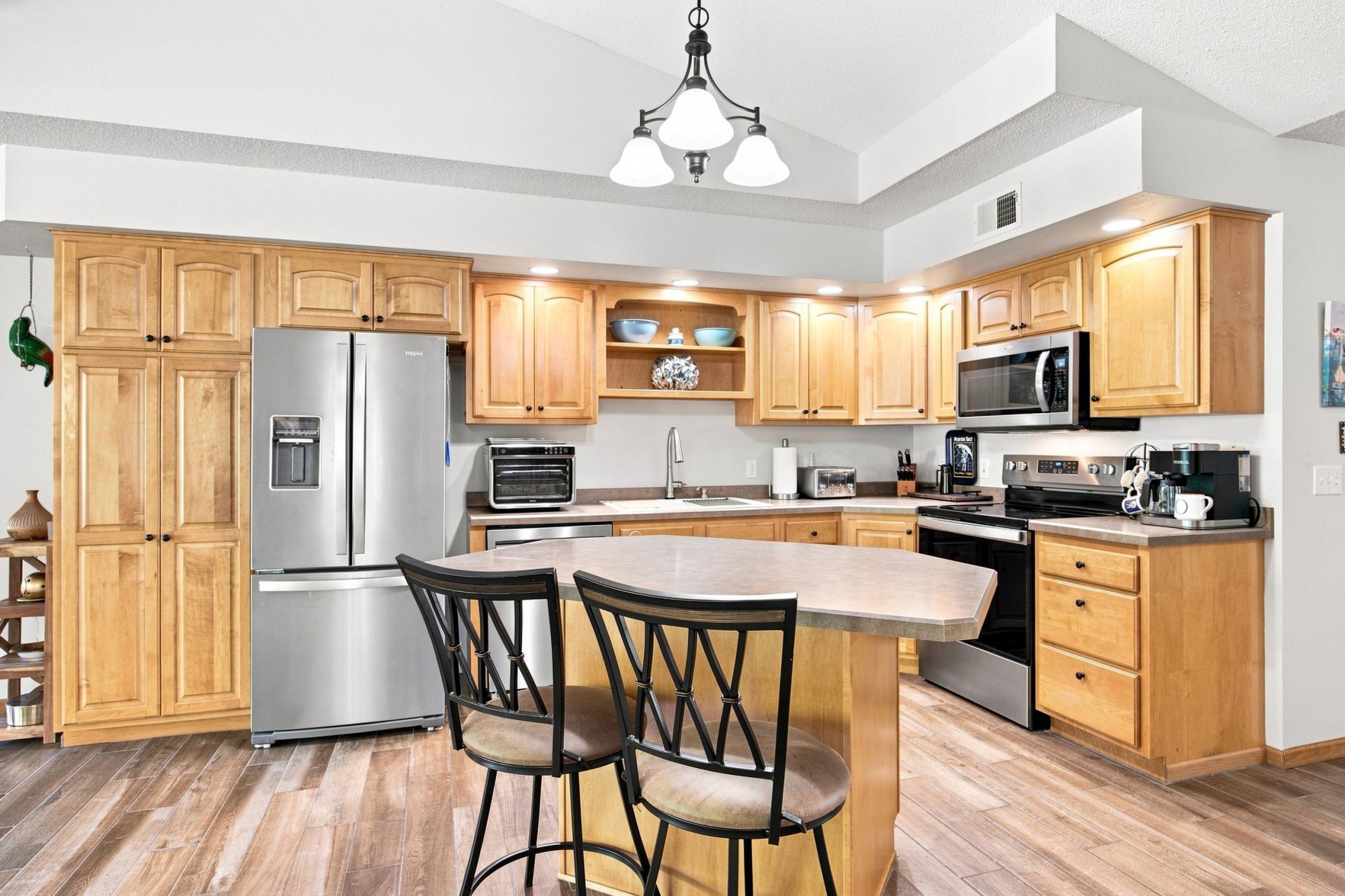 2000 twin home for sale at 1815 Bridgeview Boulevard in Detroit Lakes, MN — 2 bed, 2 bath (photo 2 of 34)
