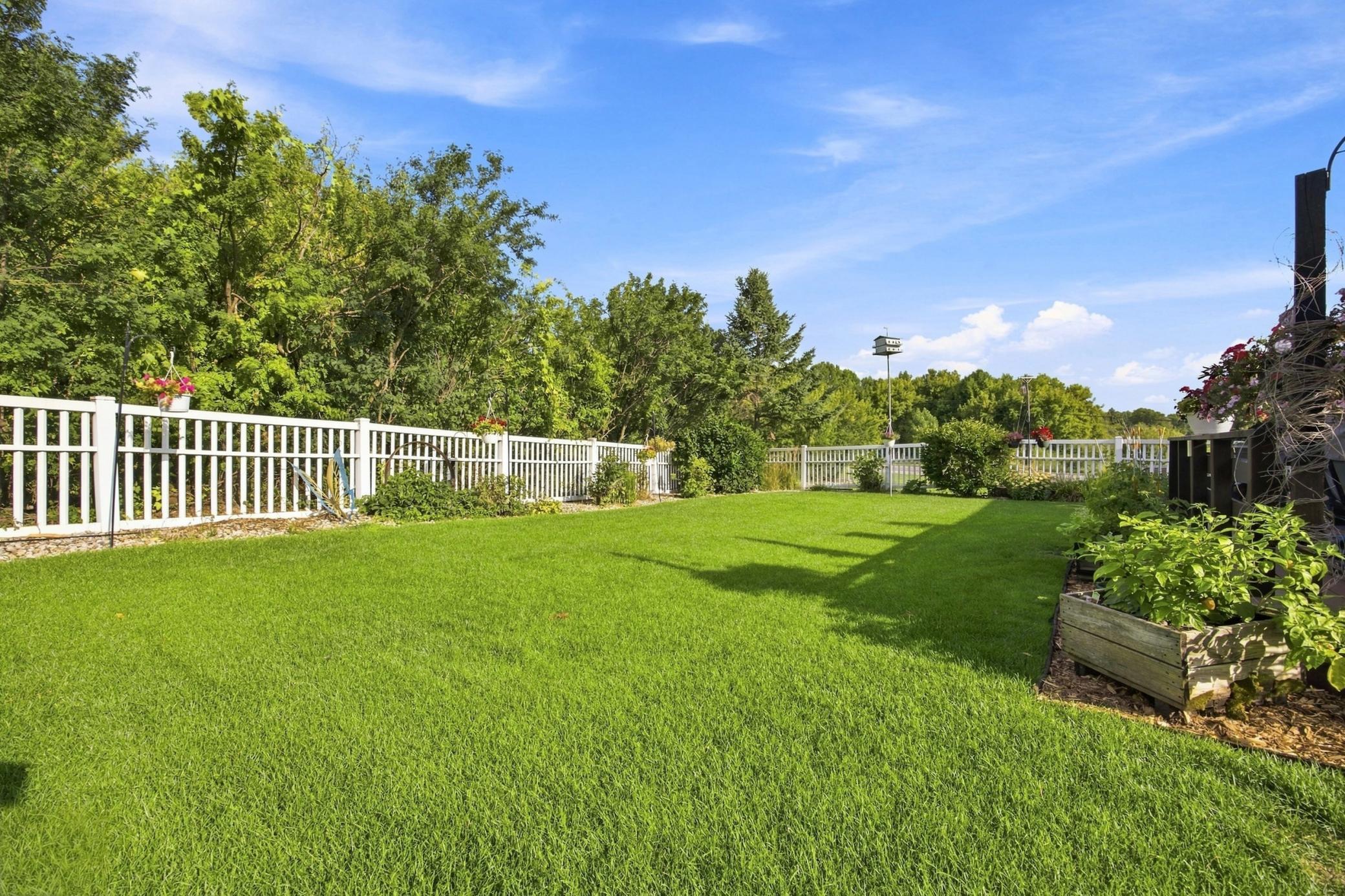 2000 twin home for sale at 1815 Bridgeview Boulevard in Detroit Lakes, MN — 2 bed, 2 bath (photo 23 of 34)