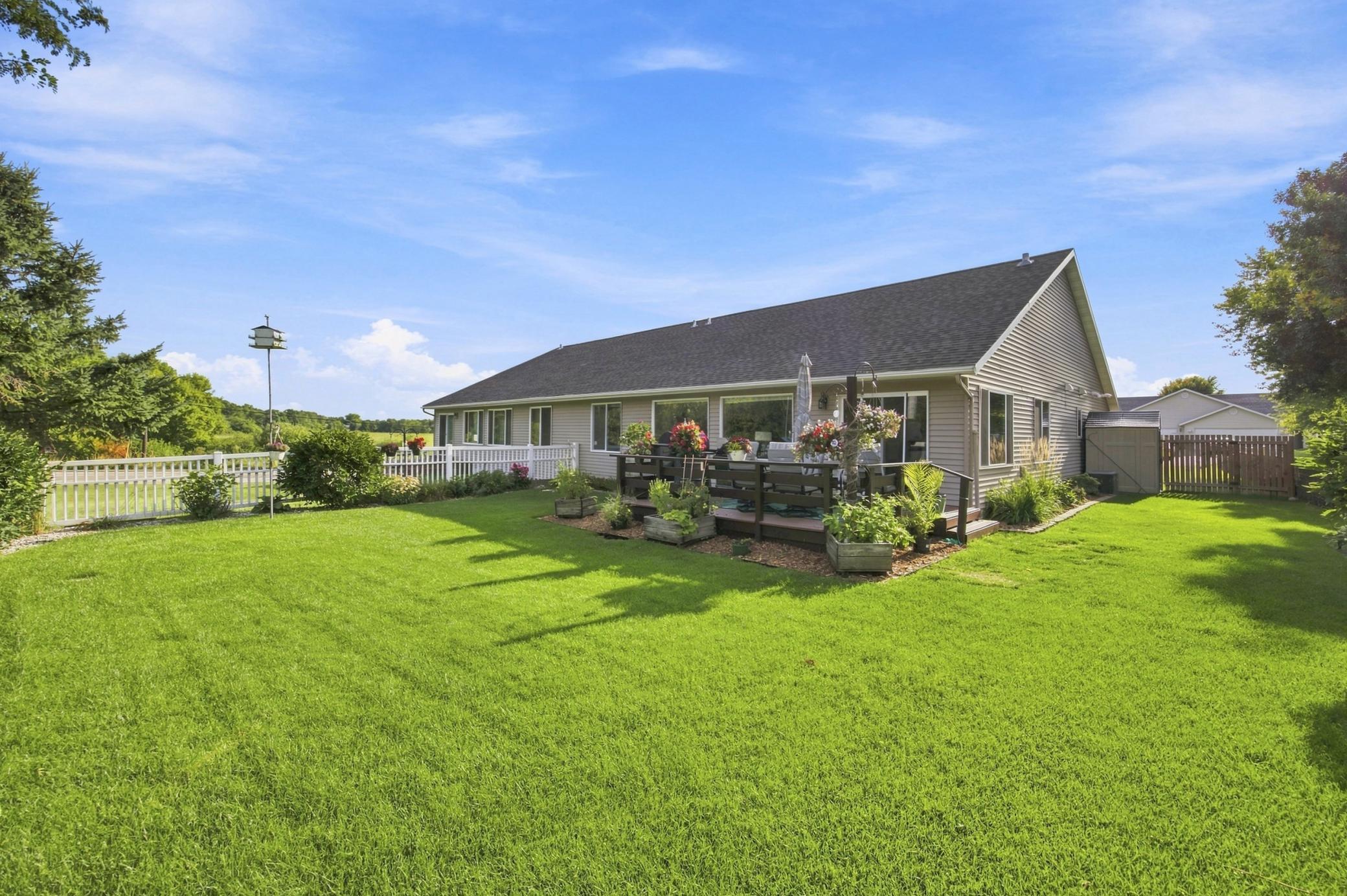 2000 twin home for sale at 1815 Bridgeview Boulevard in Detroit Lakes, MN — 2 bed, 2 bath (photo 25 of 34)