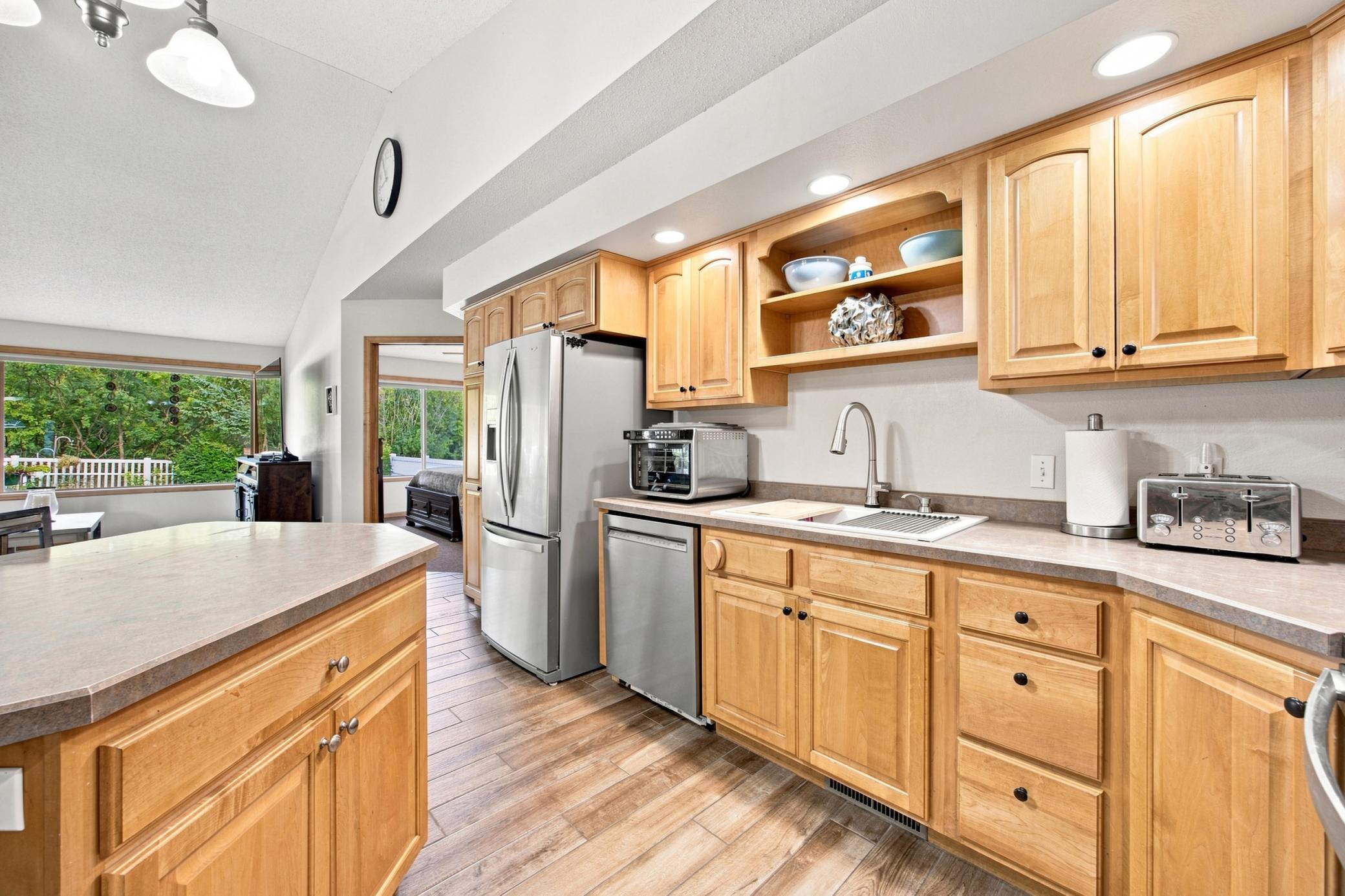 2000 twin home for sale at 1815 Bridgeview Boulevard in Detroit Lakes, MN — 2 bed, 2 bath (photo 5 of 34)