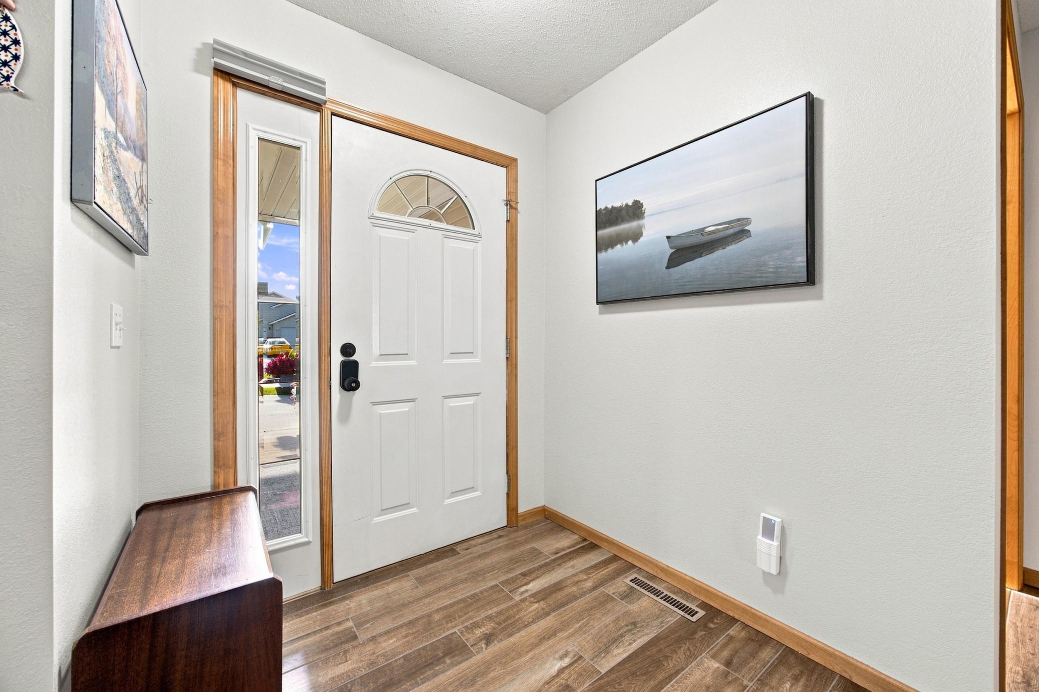 2000 twin home for sale at 1815 Bridgeview Boulevard in Detroit Lakes, MN — 2 bed, 2 bath (photo 6 of 34)