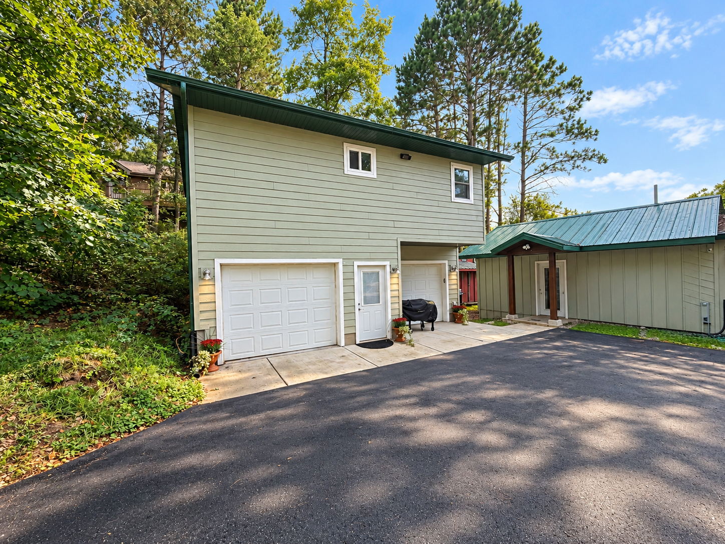 1961 single family home for sale at 34257 Birch Trail in Pequot Lakes, MN — 4 bed, 3 bath (photo 3 of 7)
