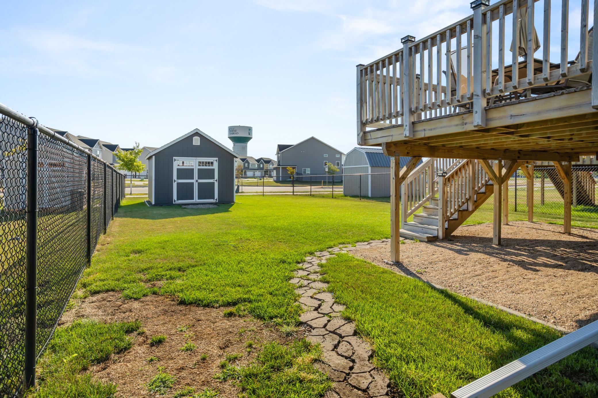 2016 single family home for sale at 2133 10th Street W in West Fargo, ND — 3 bed, 2 bath (photo 4 of 13)
