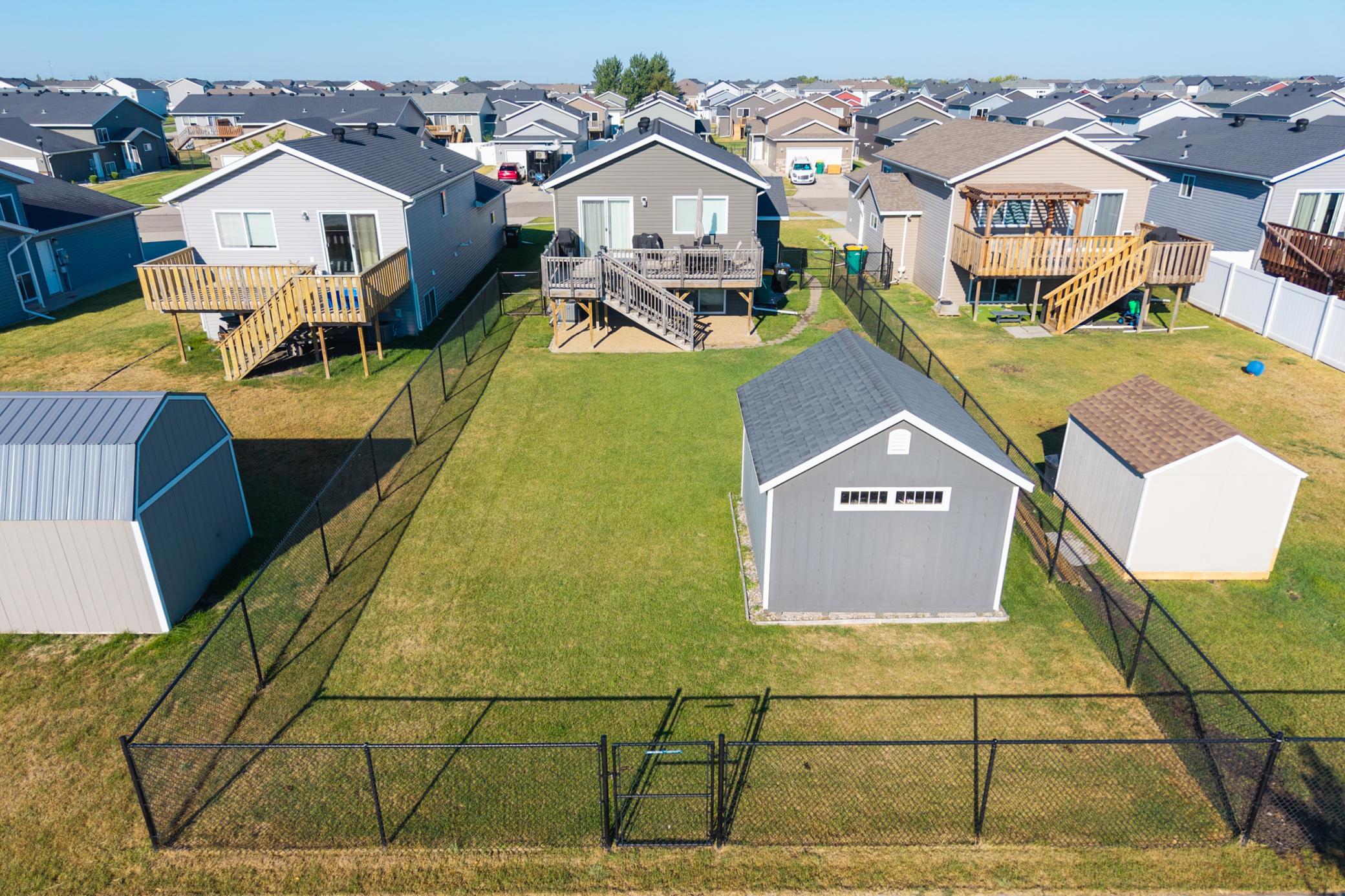 2016 single family home for sale at 2133 10th Street W in West Fargo, ND — 3 bed, 2 bath (photo 8 of 13)