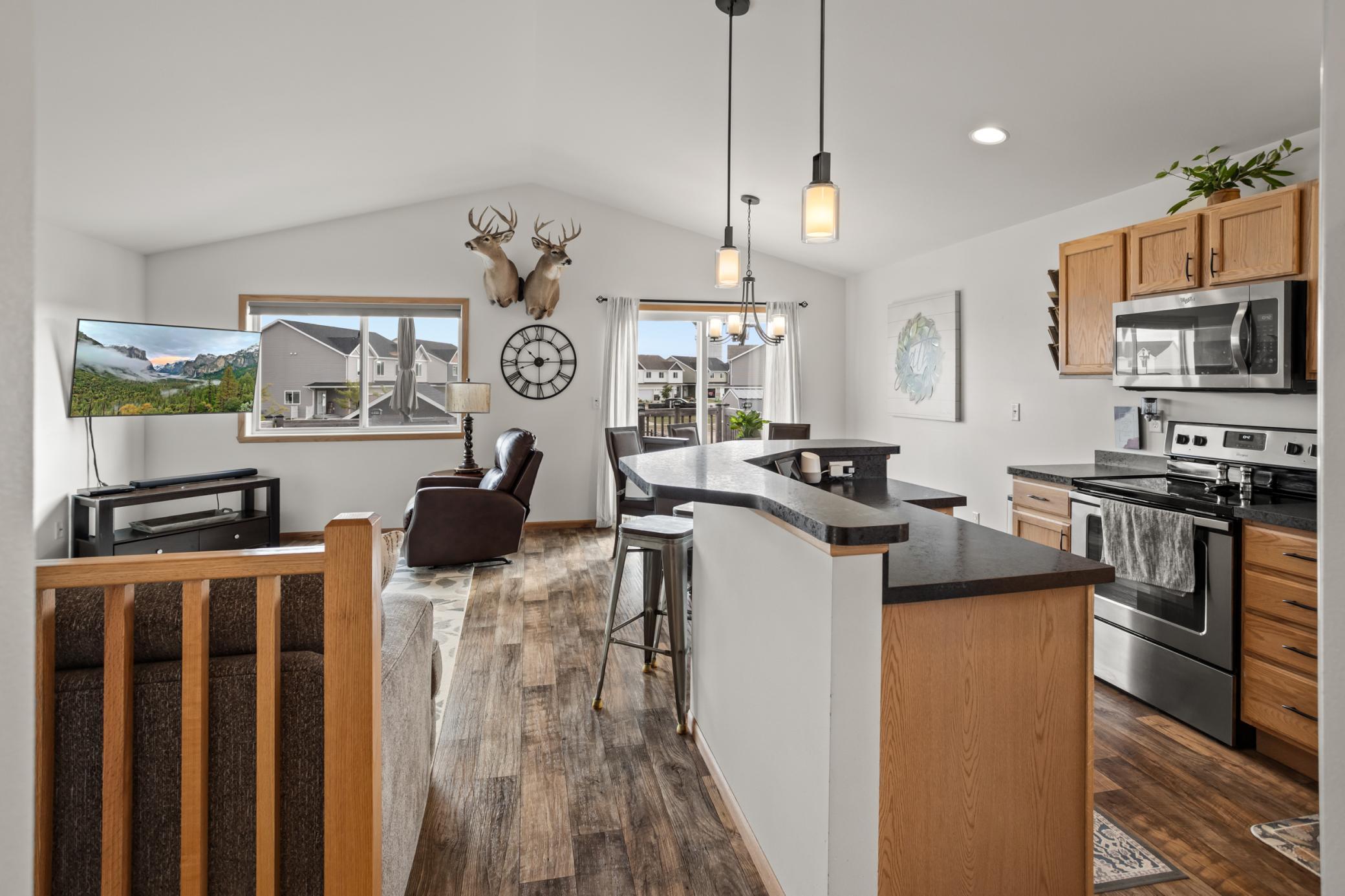 2016 single family home for sale at 2133 10th Street W in West Fargo, ND — 3 bed, 2 bath (photo 16 of 43)