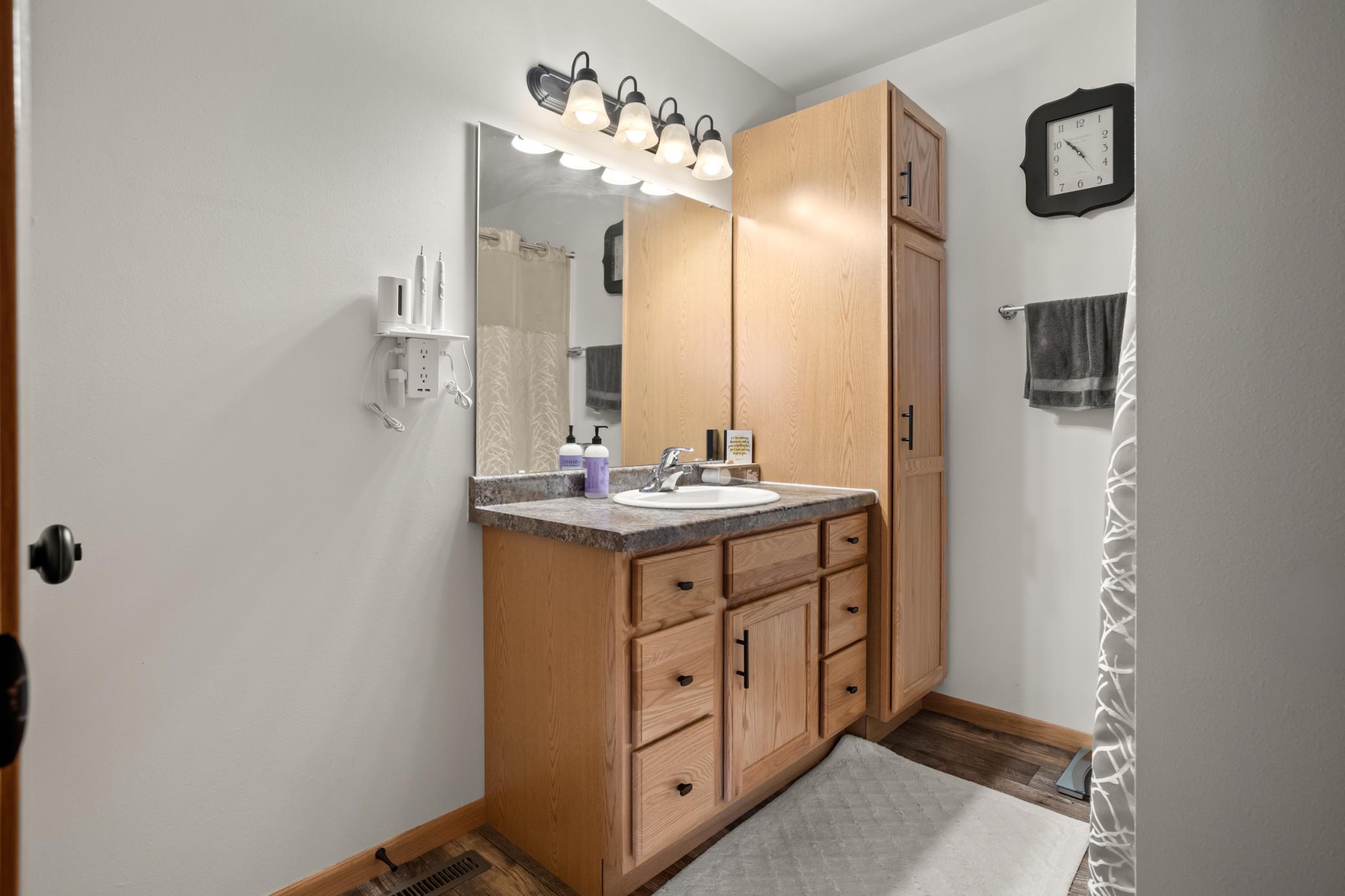2016 single family home for sale at 2133 10th Street W in West Fargo, ND — 3 bed, 2 bath (photo 30 of 43)