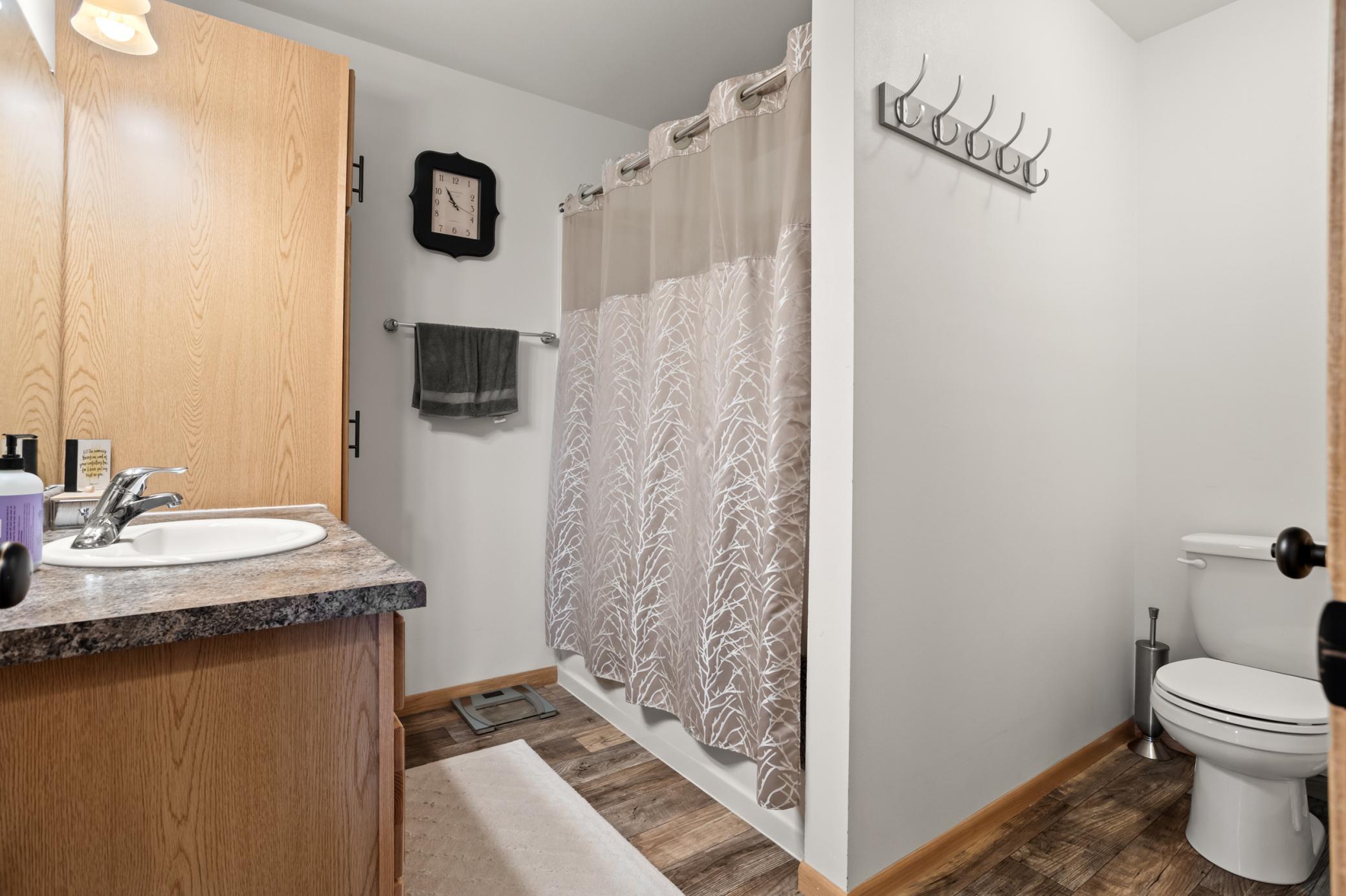 2016 single family home for sale at 2133 10th Street W in West Fargo, ND — 3 bed, 2 bath (photo 31 of 43)