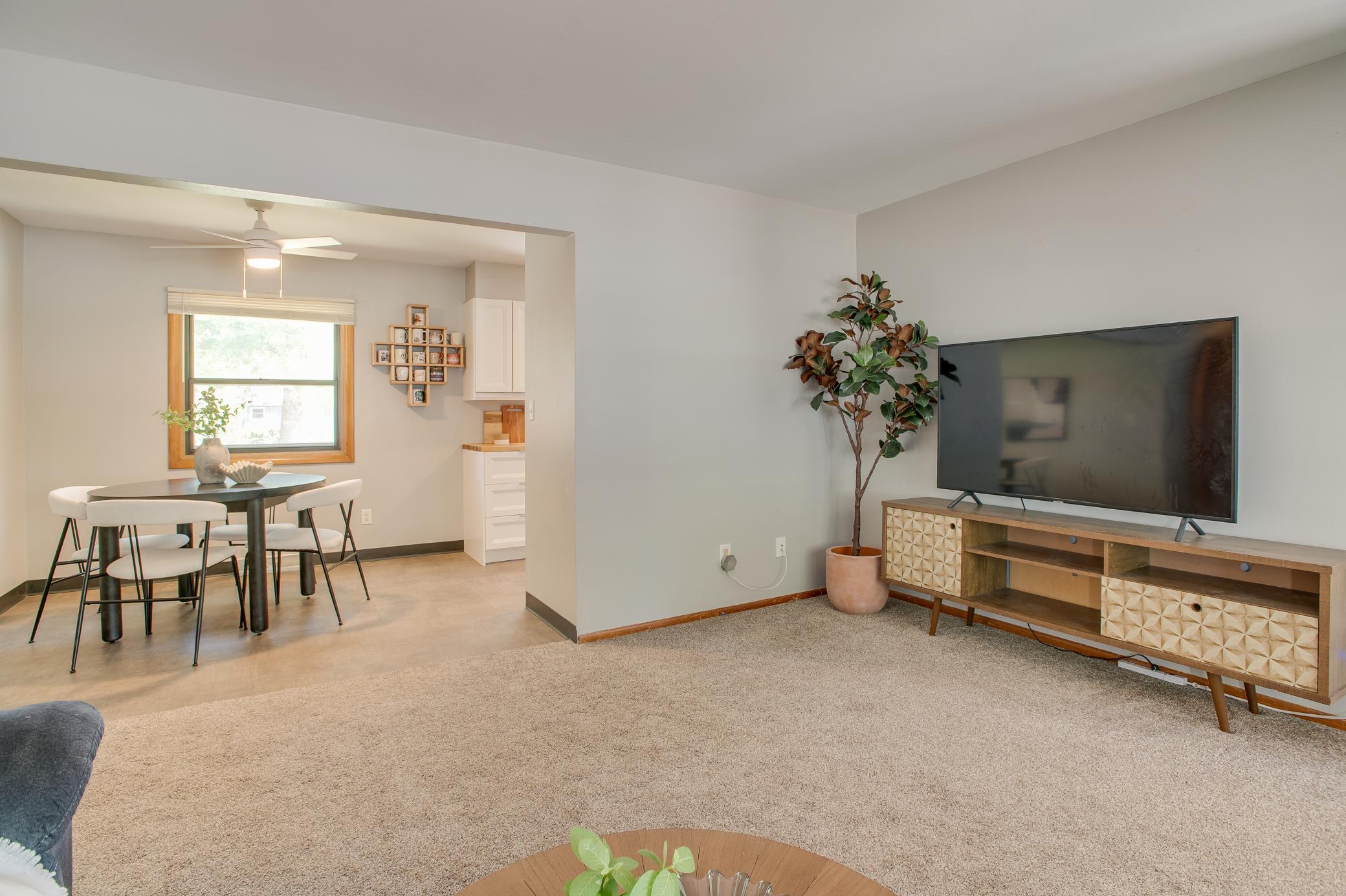1961 single family home for sale at 1842 15th Street S in Fargo, ND — 3 bed, 2 bath (photo 11 of 45)