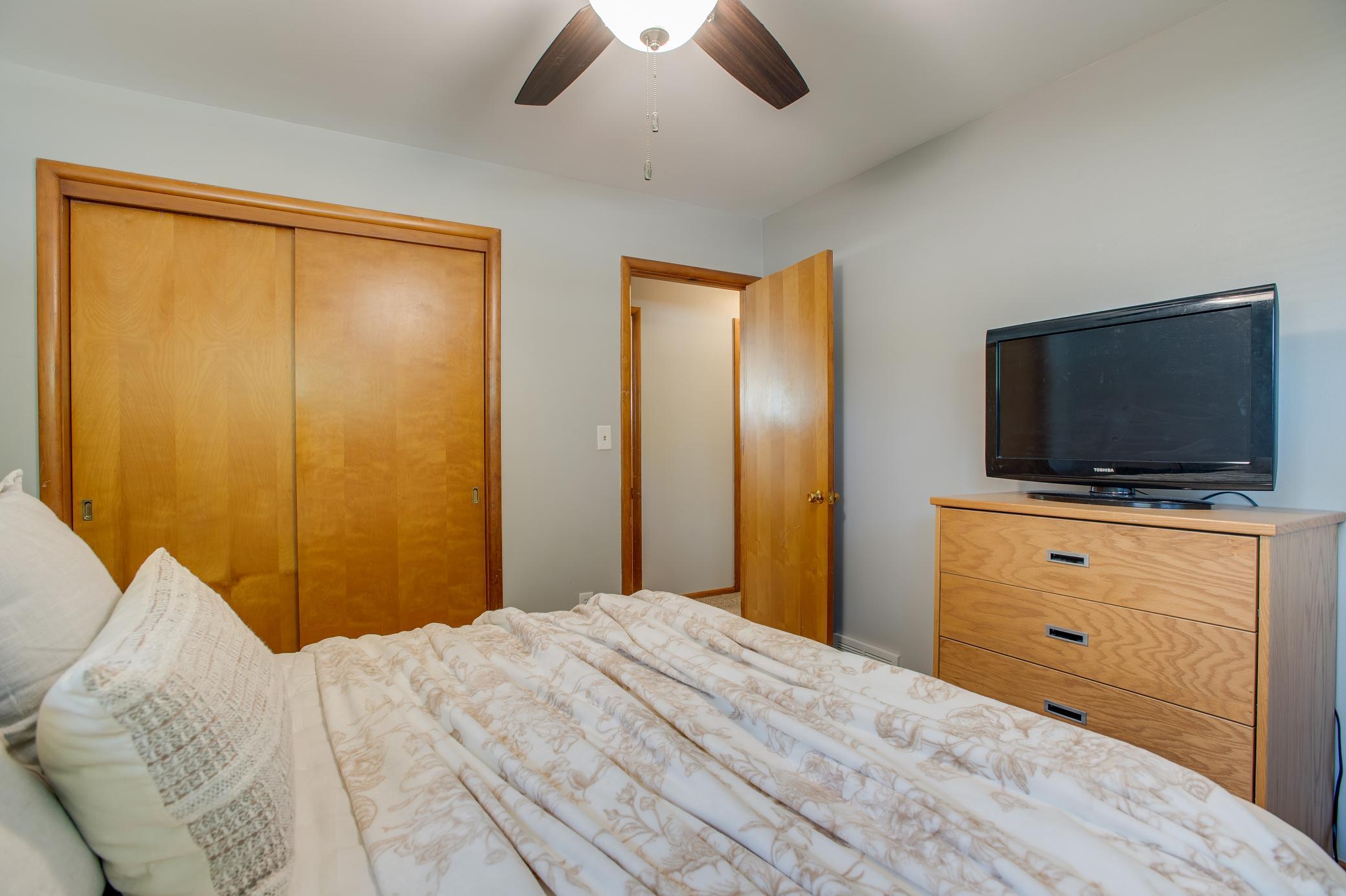 1961 single family home for sale at 1842 15th Street S in Fargo, ND — 3 bed, 2 bath (photo 21 of 45)