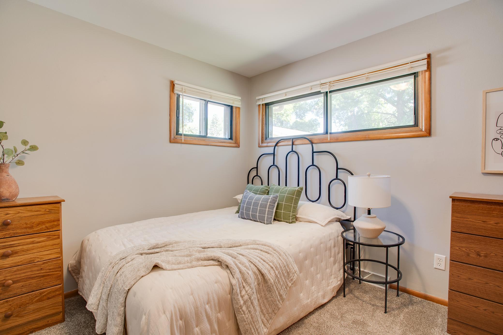 1961 single family home for sale at 1842 15th Street S in Fargo, ND — 3 bed, 2 bath (photo 22 of 45)