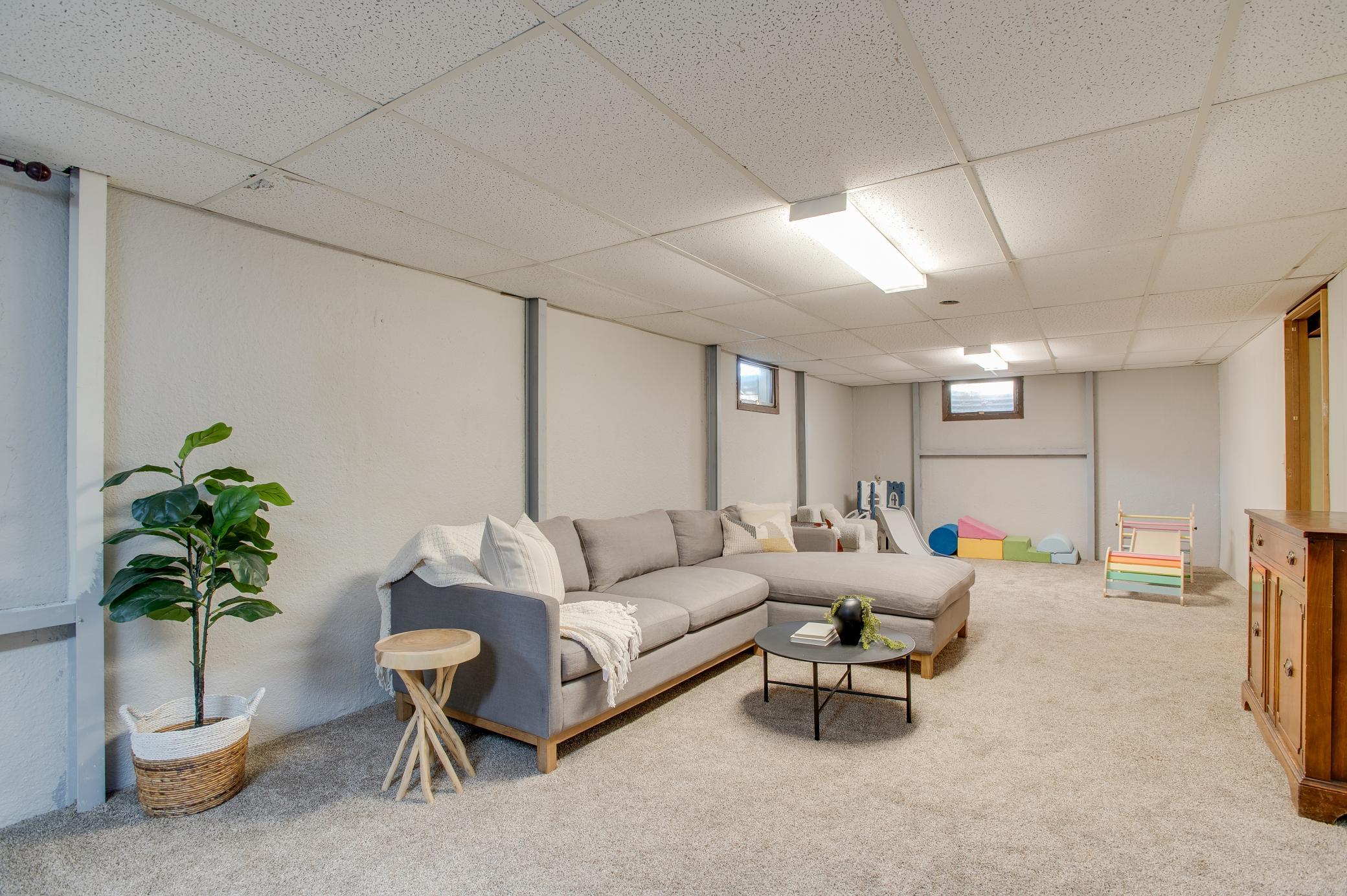 1961 single family home for sale at 1842 15th Street S in Fargo, ND — 3 bed, 2 bath (photo 29 of 45)