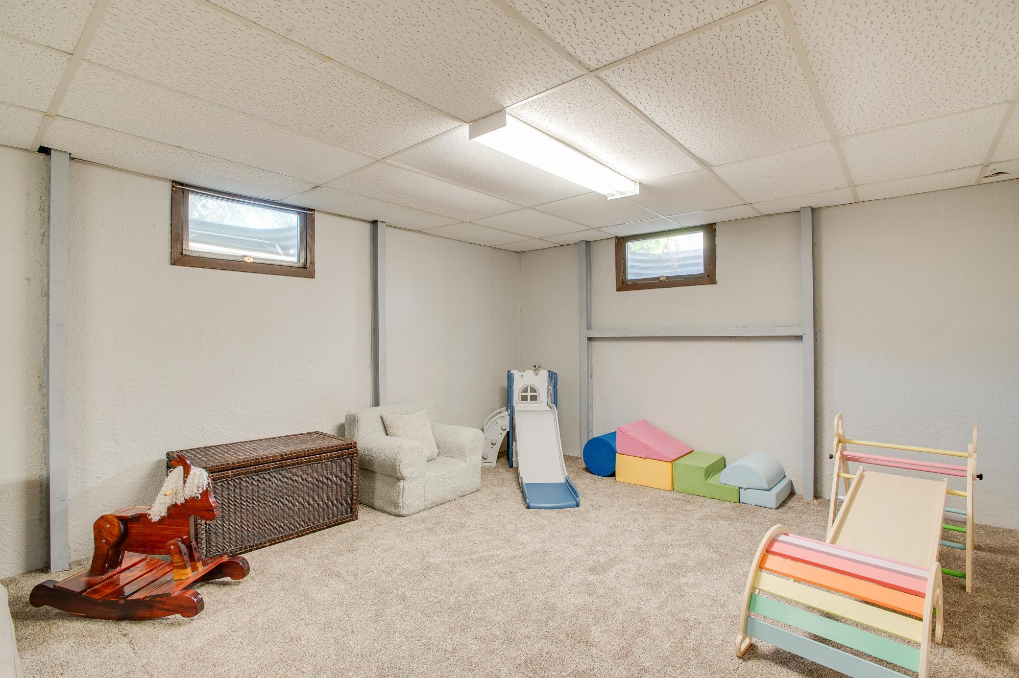 1961 single family home for sale at 1842 15th Street S in Fargo, ND — 3 bed, 2 bath (photo 30 of 45)