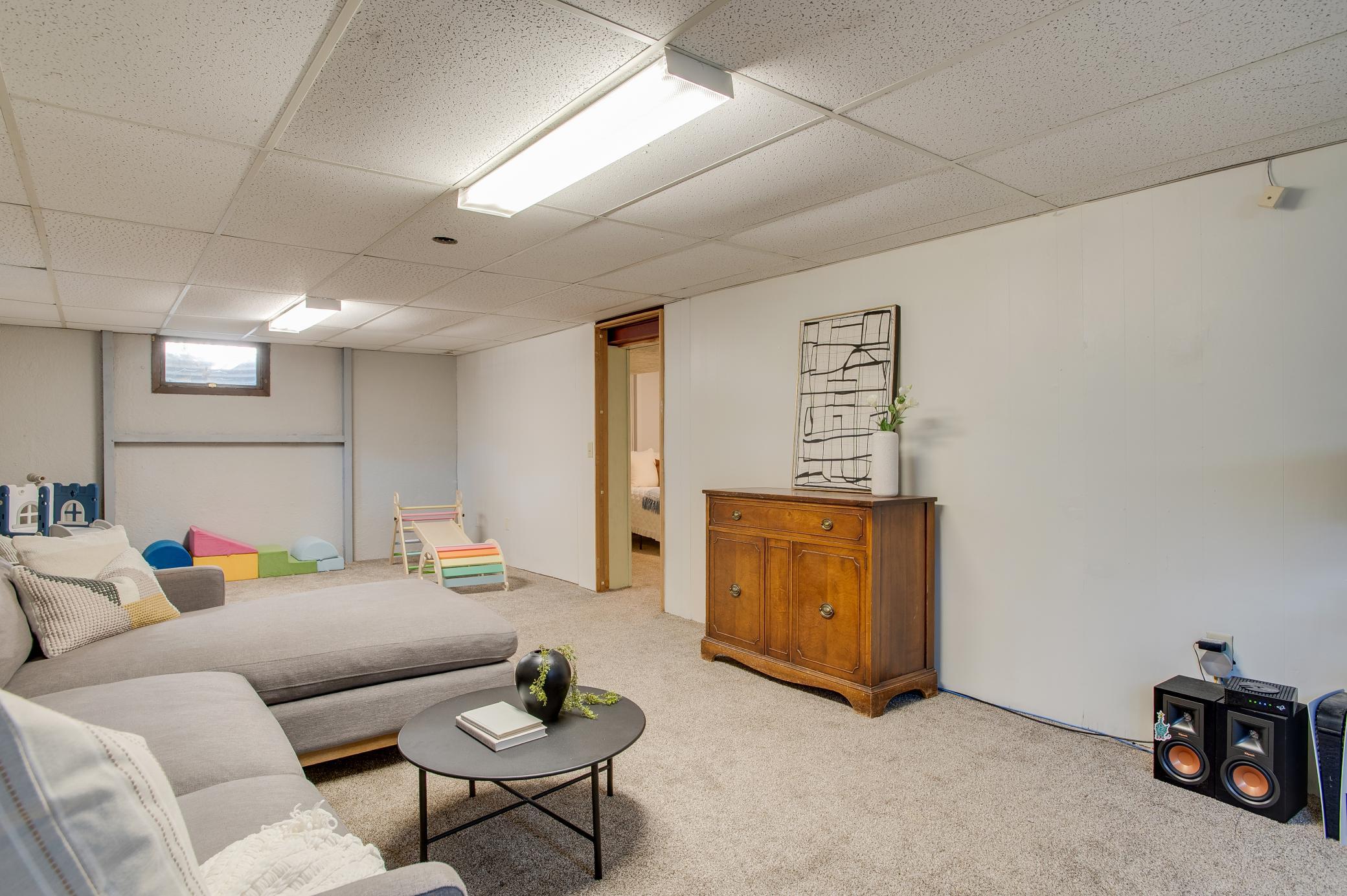 1961 single family home for sale at 1842 15th Street S in Fargo, ND — 3 bed, 2 bath (photo 32 of 45)