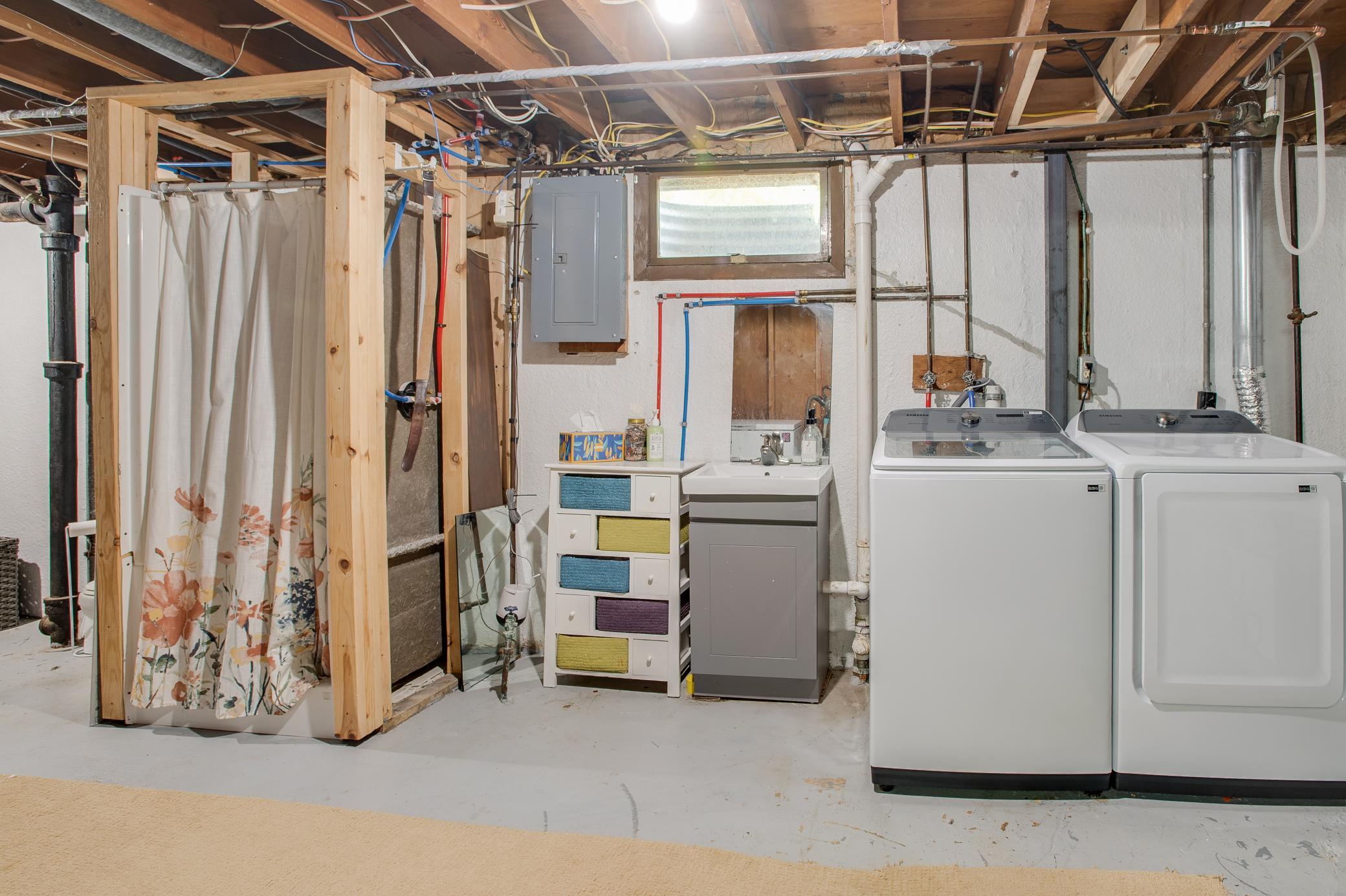 1961 single family home for sale at 1842 15th Street S in Fargo, ND — 3 bed, 2 bath (photo 35 of 45)